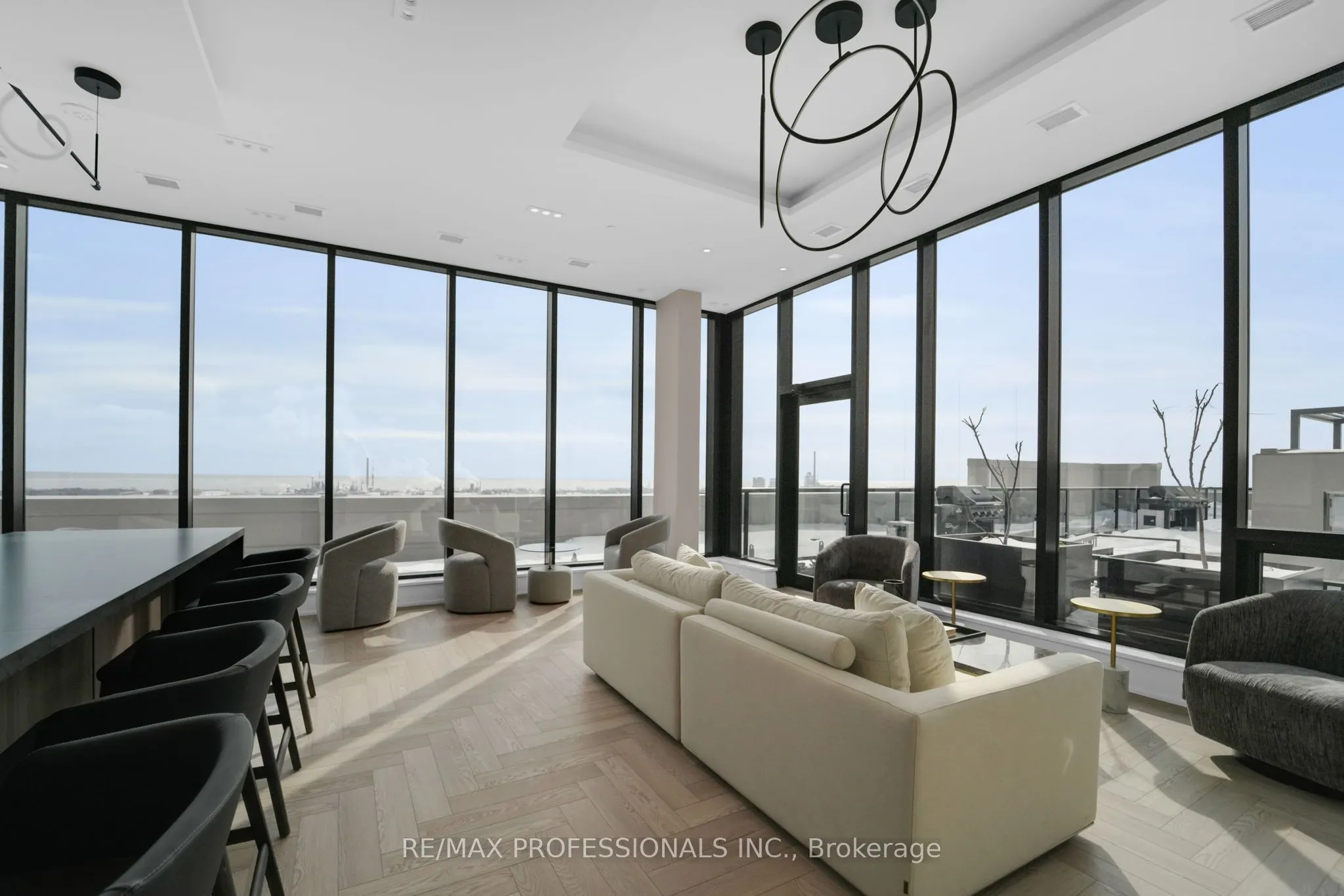 1035 Southdown Road #1402