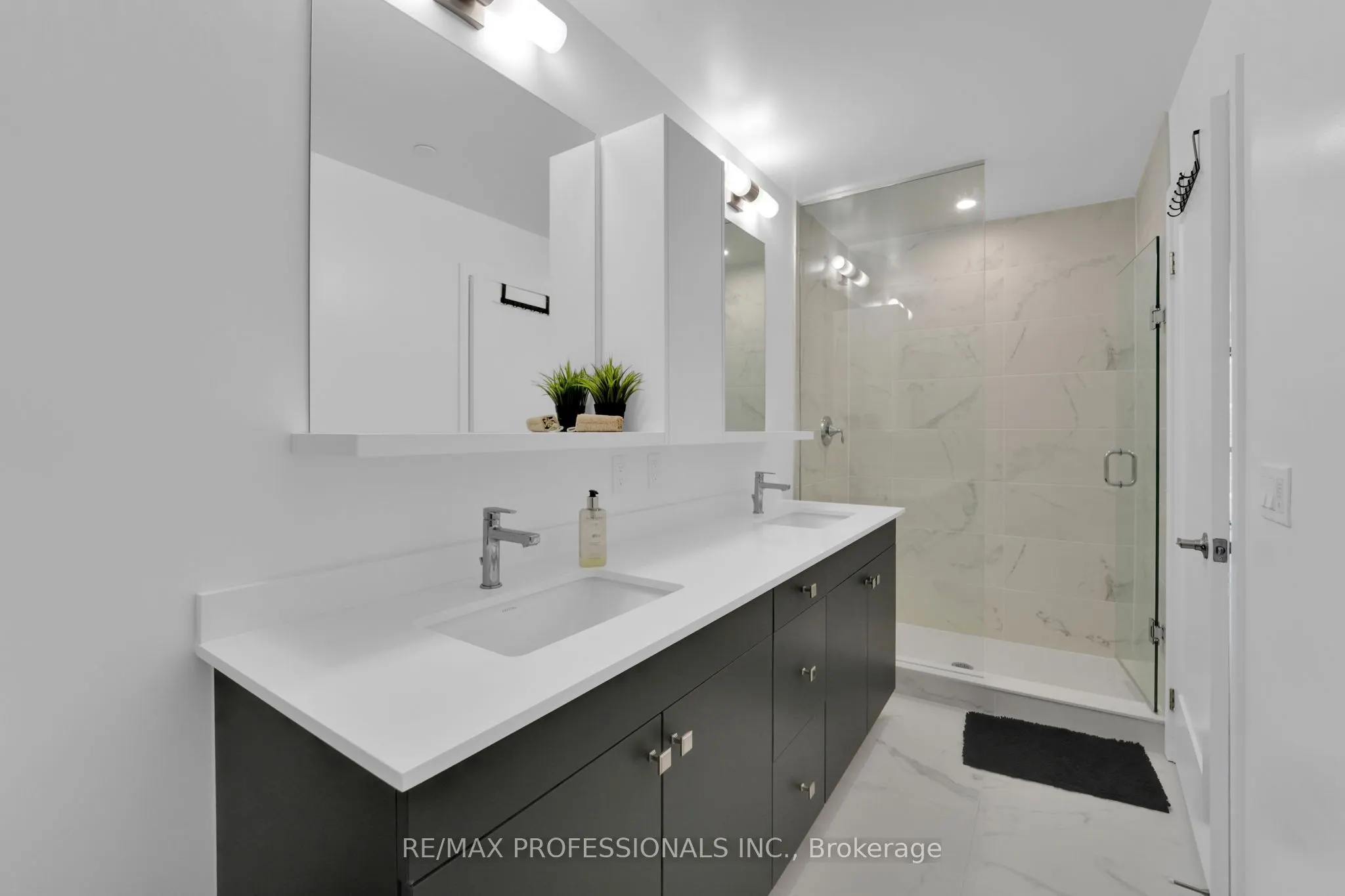 1035 Southdown Road #1402