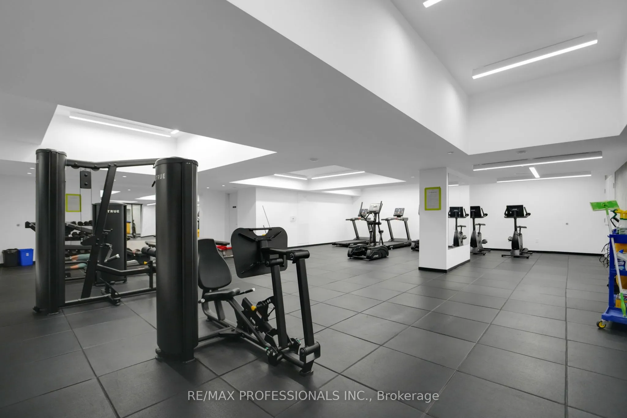 1035 Southdown Road #1402