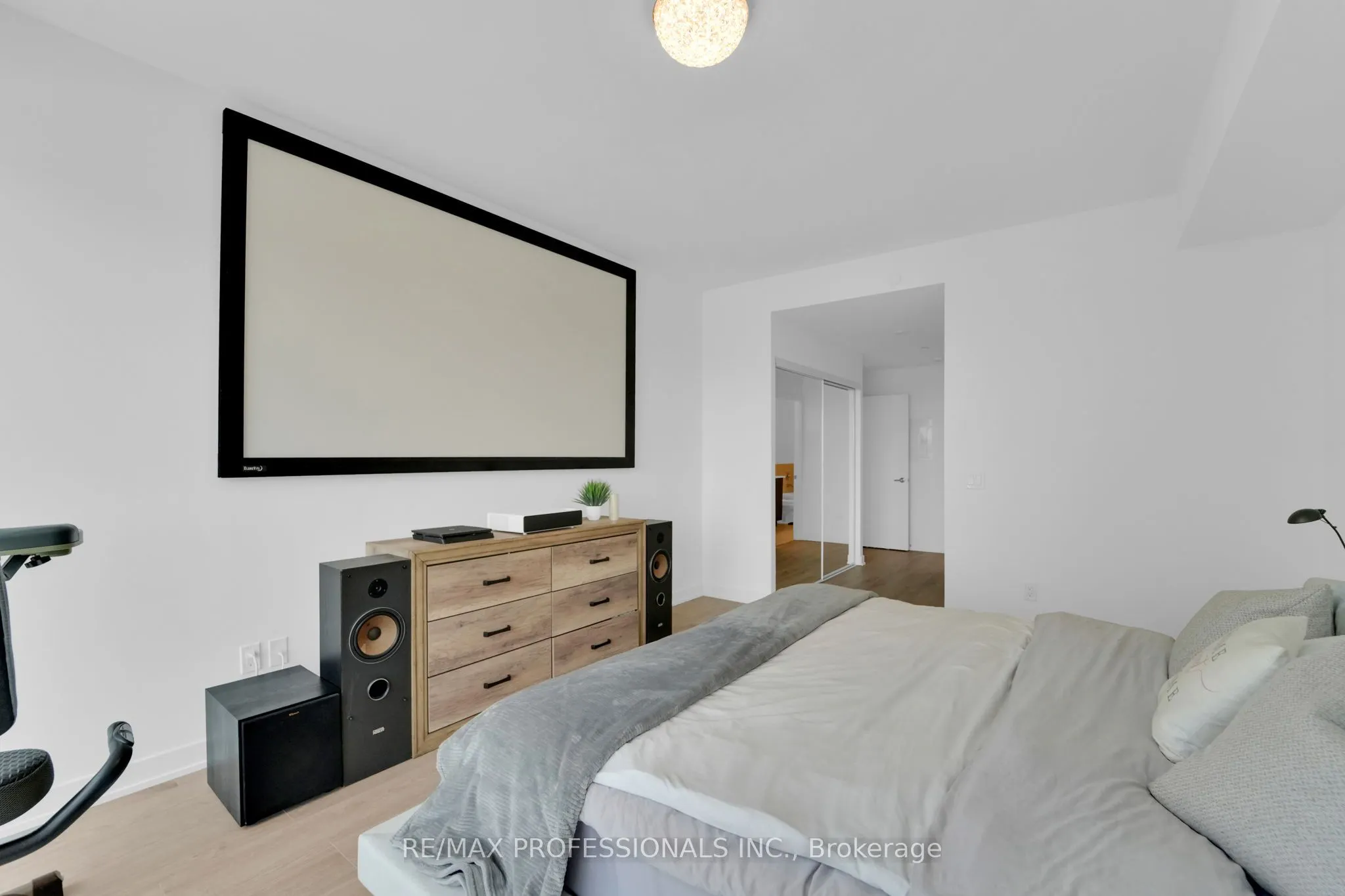 1035 Southdown Road #1402