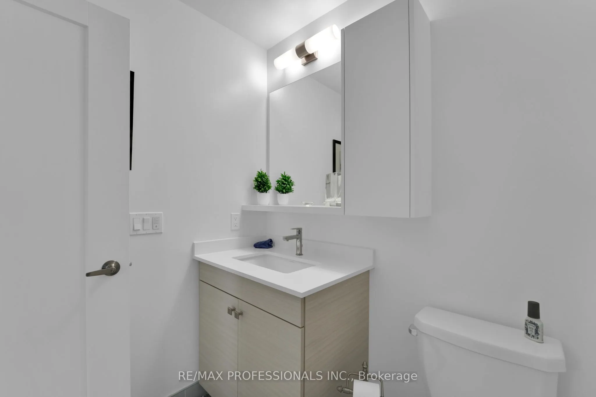 1035 Southdown Road #1402