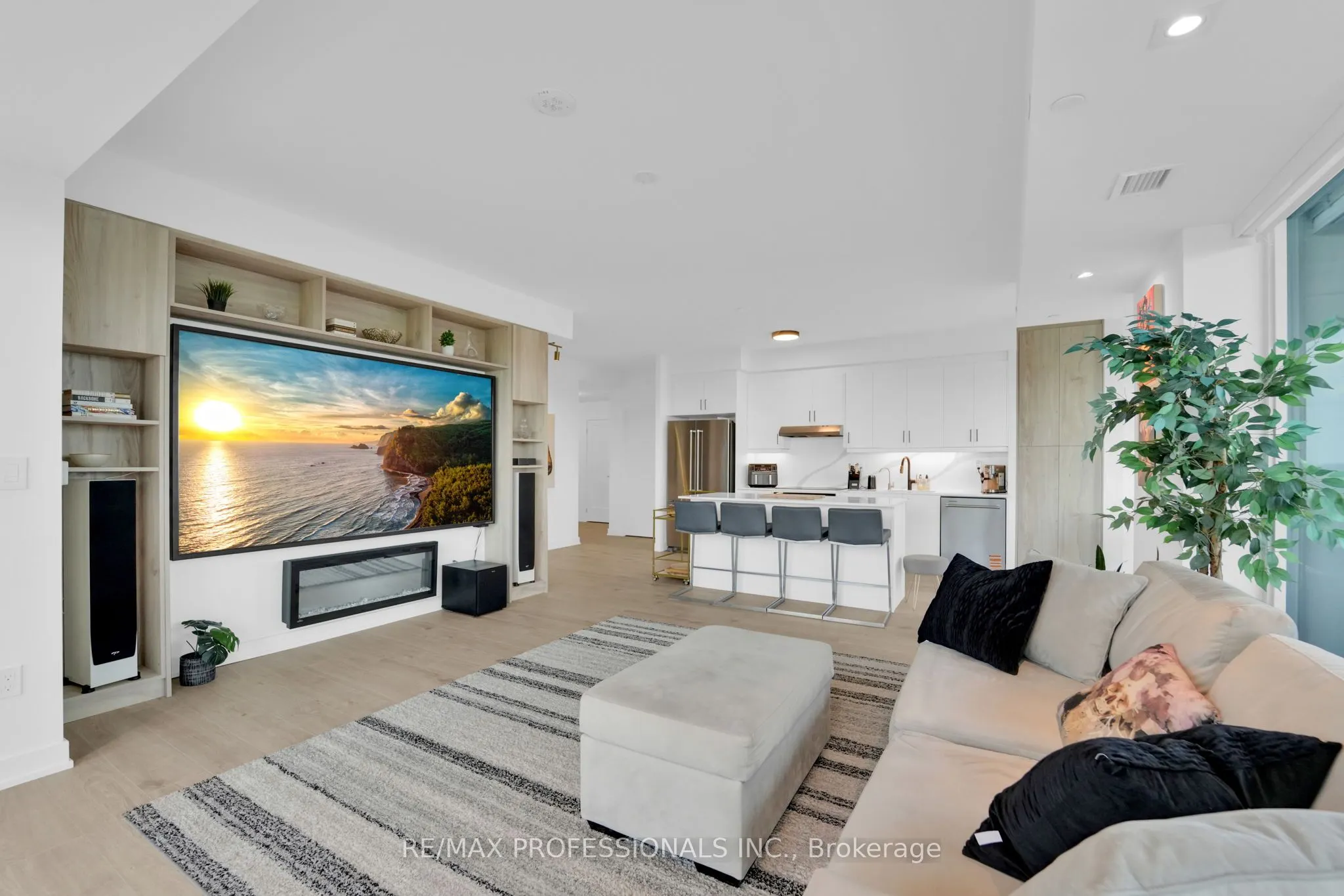 1035 Southdown Road #1402