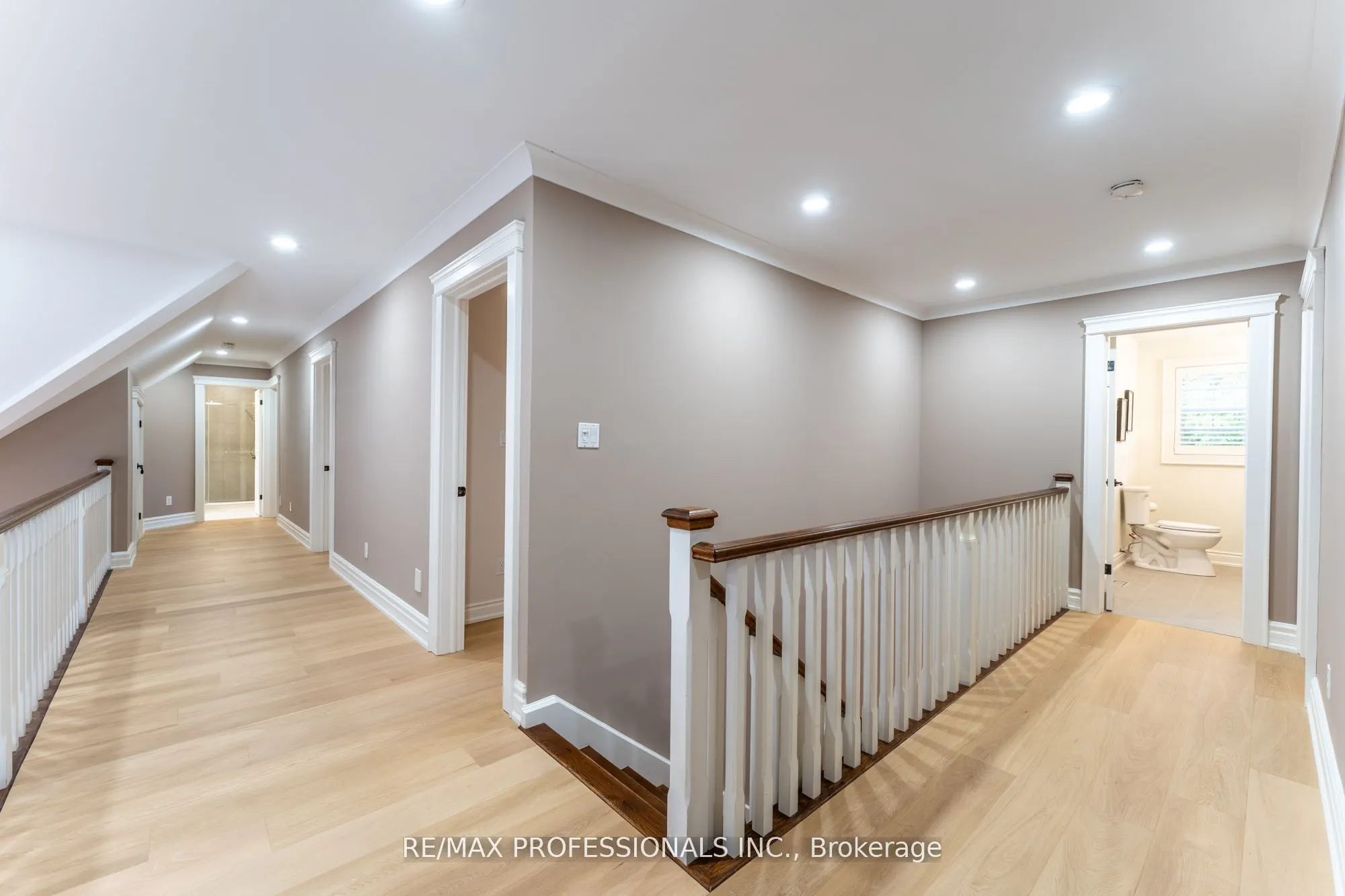 354 Country Club Crescent