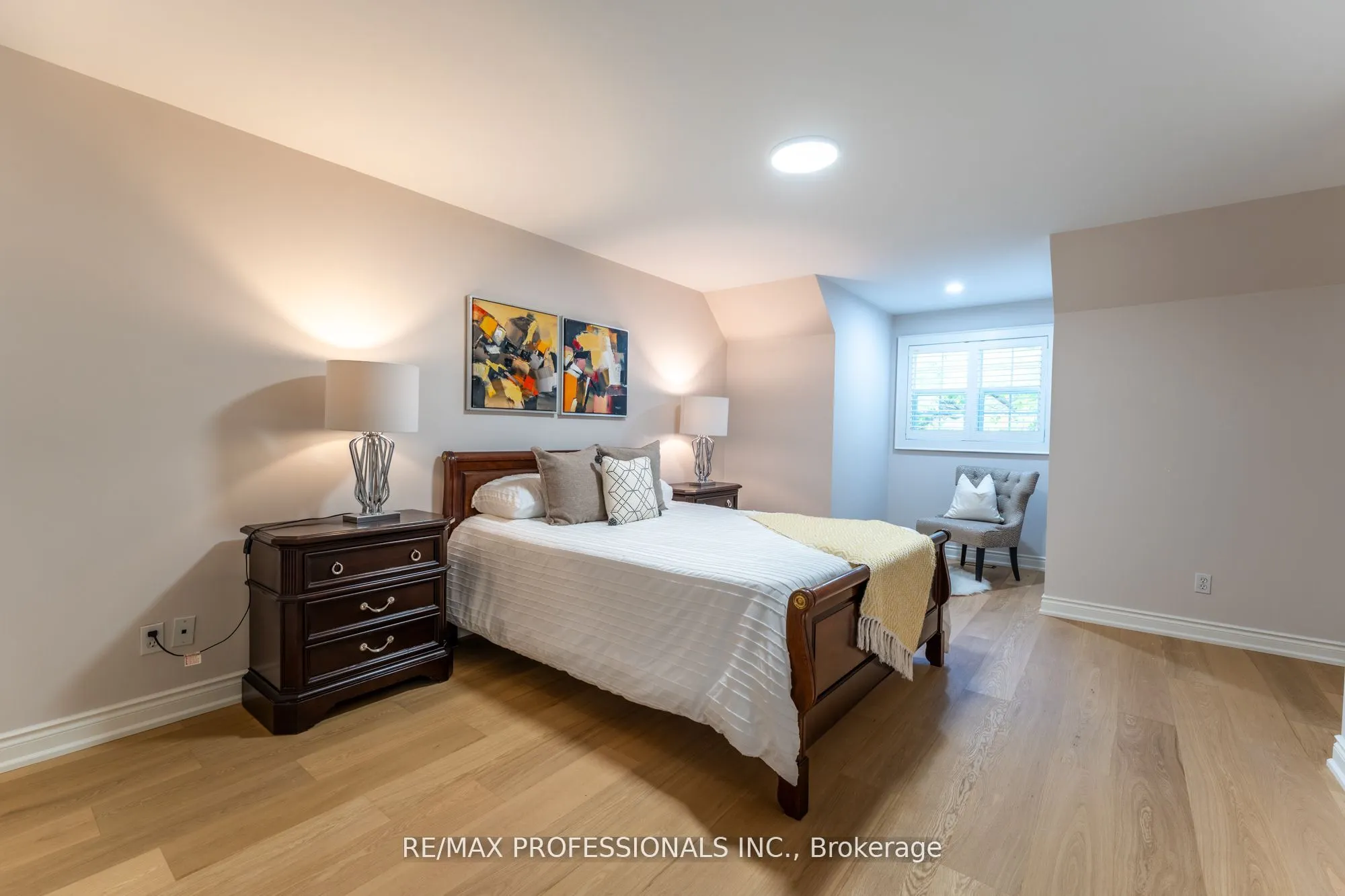 354 Country Club Crescent