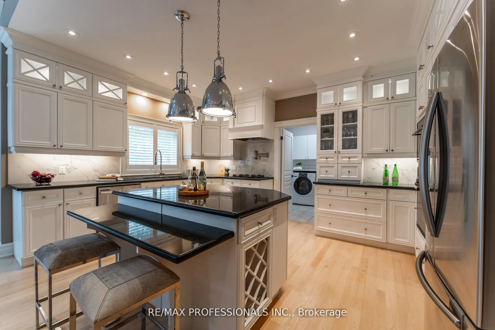 354 Country Club Crescent