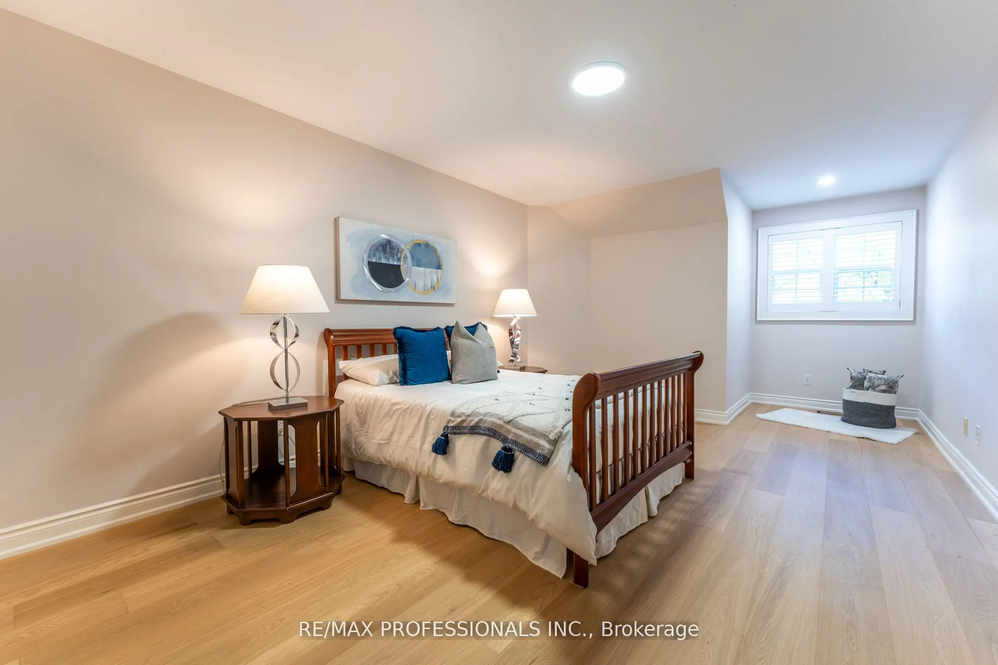354 Country Club Crescent