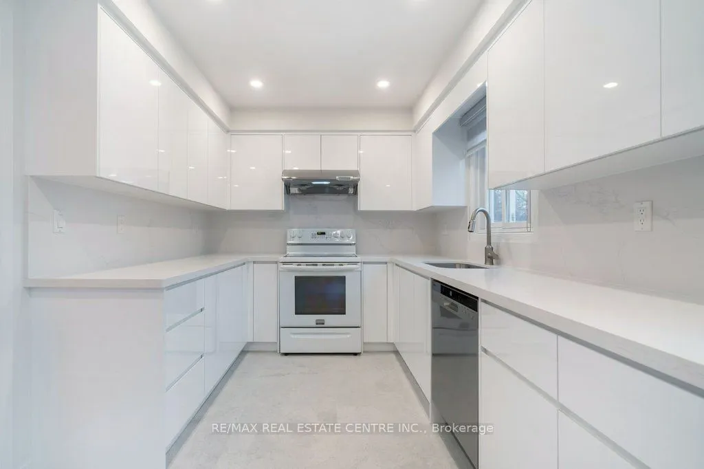 796 Buckingham Court