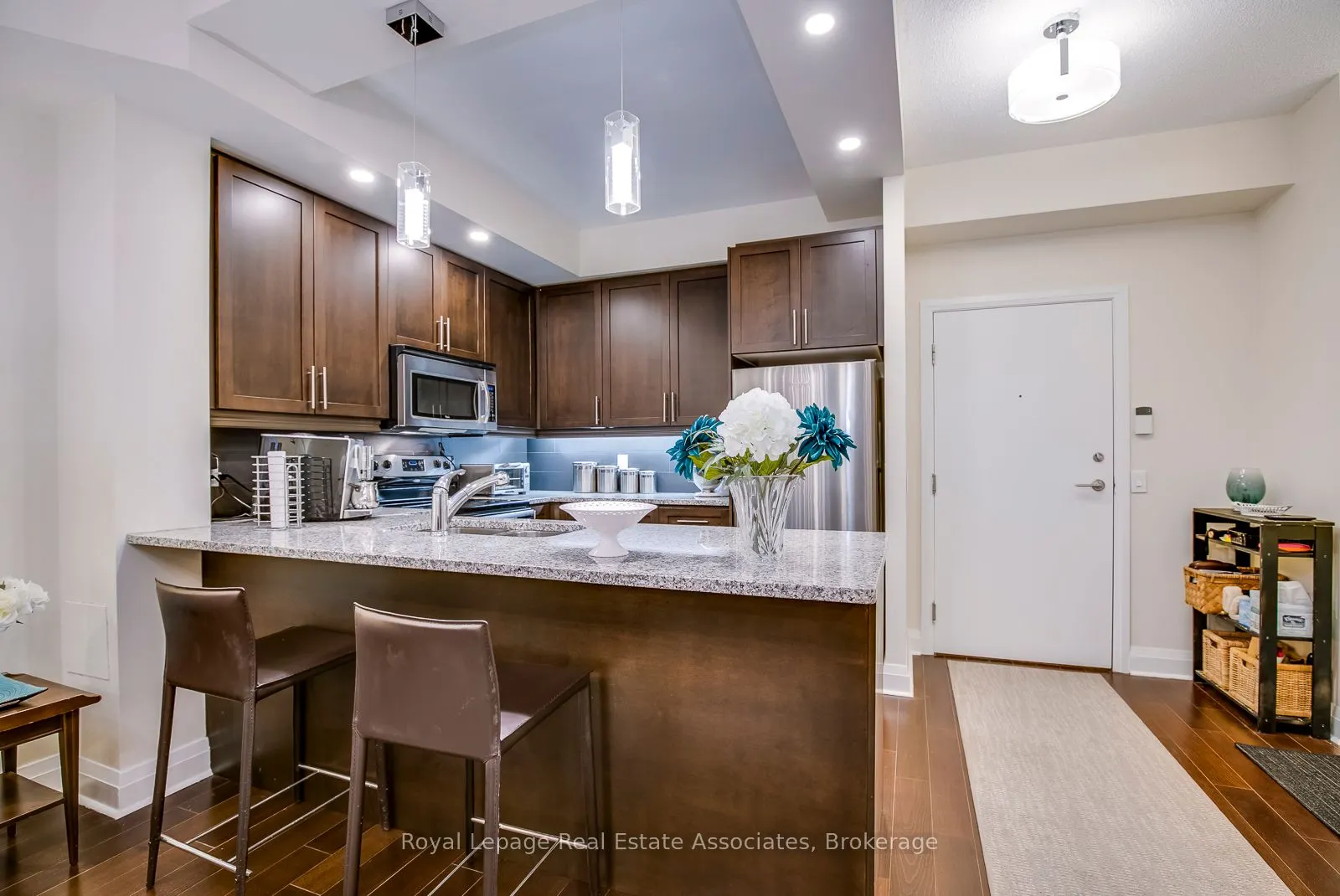 1 Hurontario Street #308