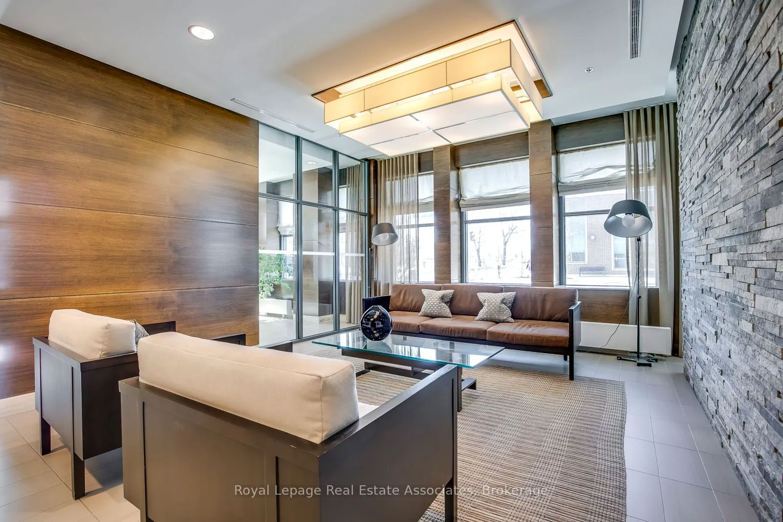 1 Hurontario Street #308