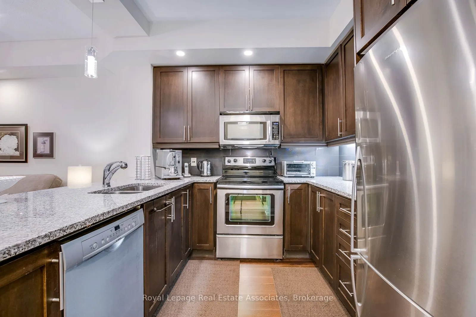 1 Hurontario Street #308