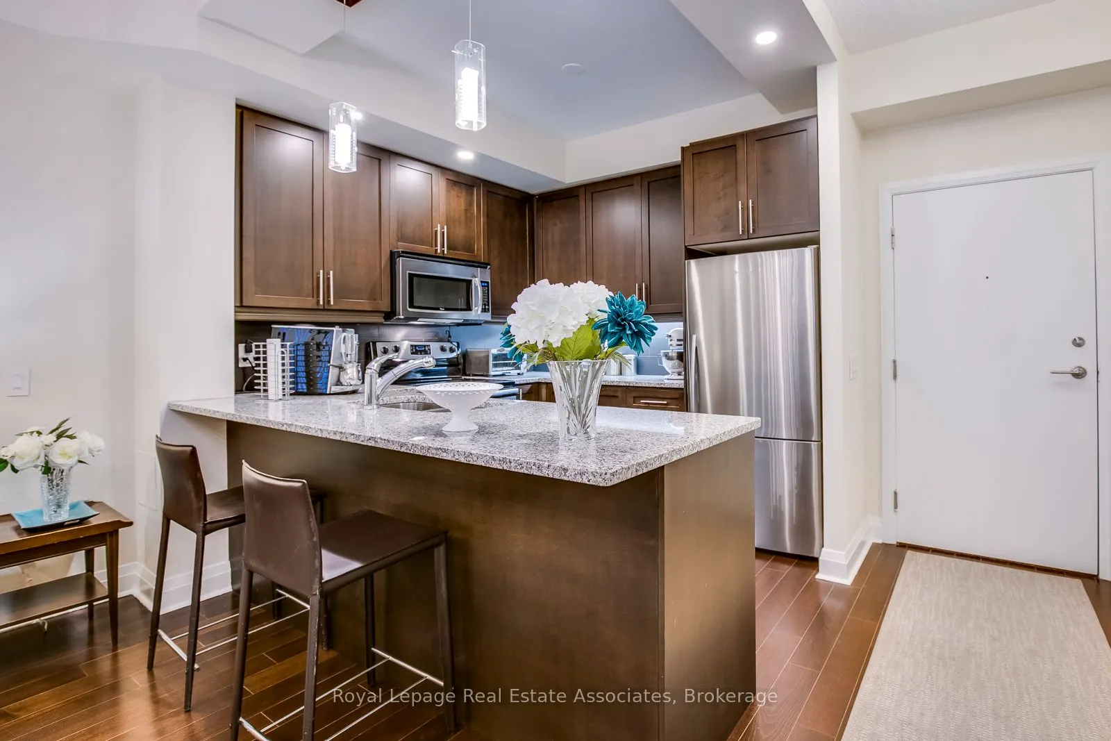 1 Hurontario Street #308