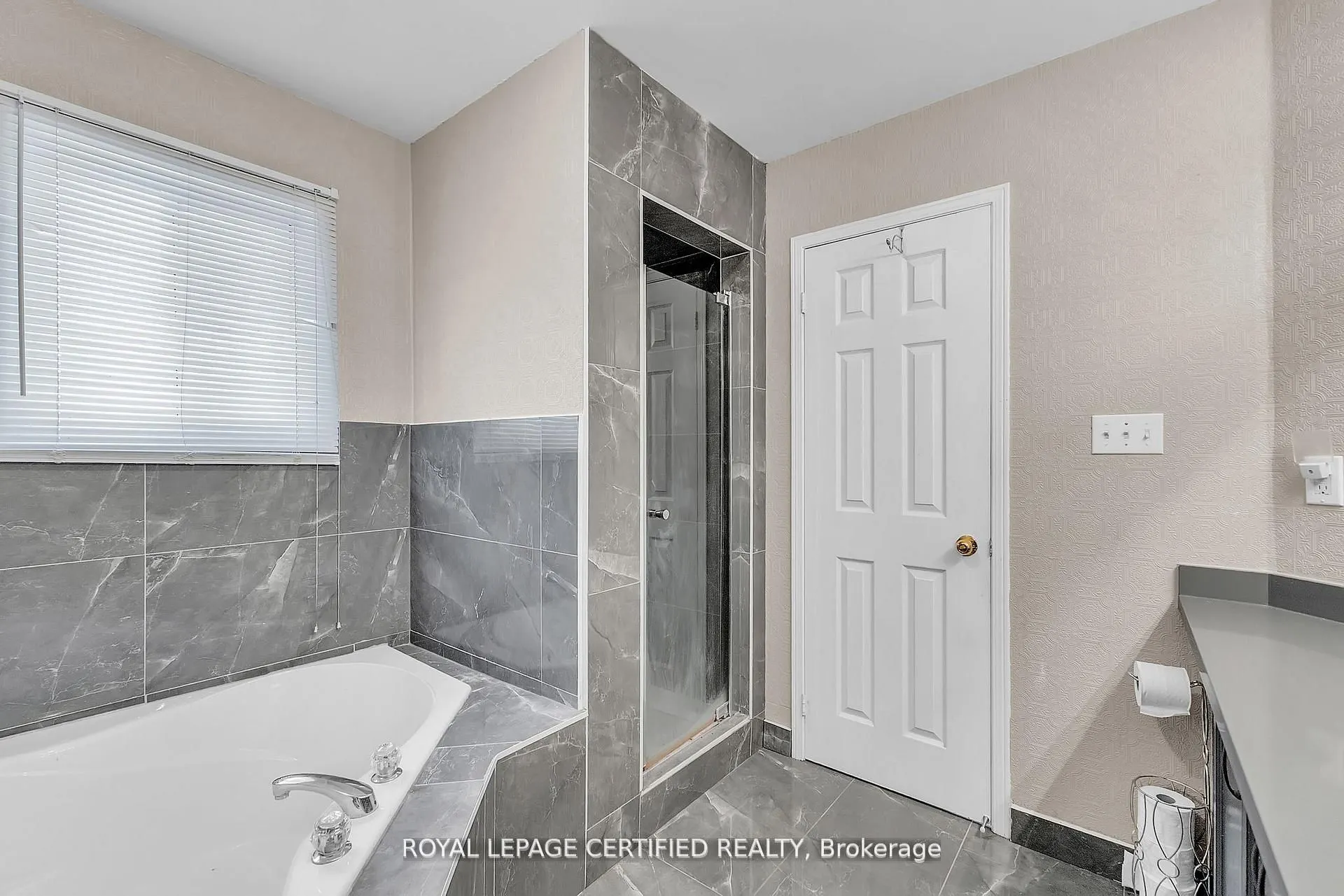 17 Chestermere Crescent