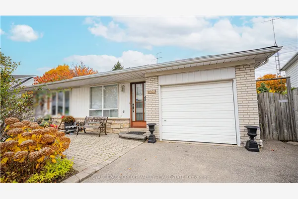 2305 Delkus Crescent