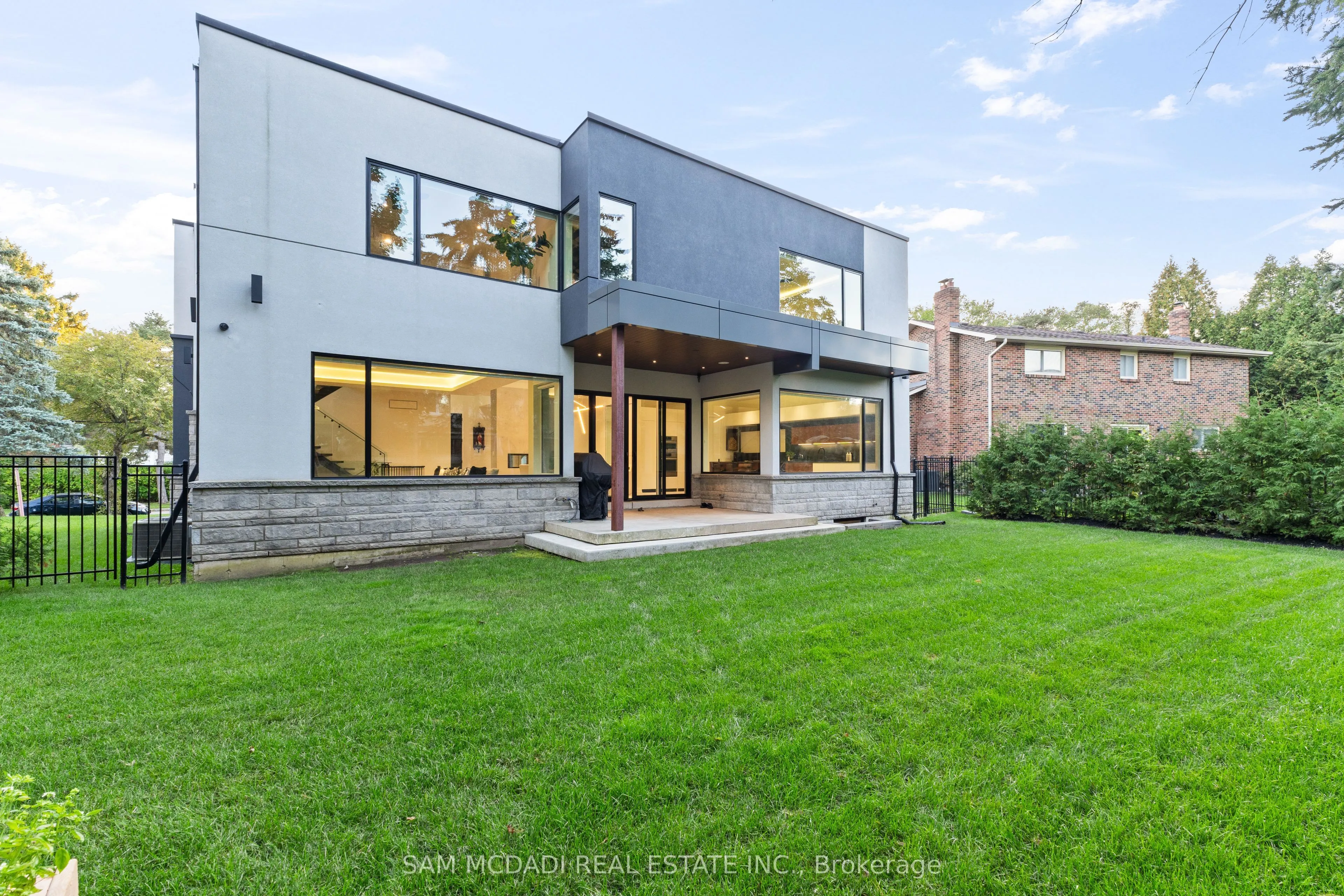 2075 Shawanaga Trail
