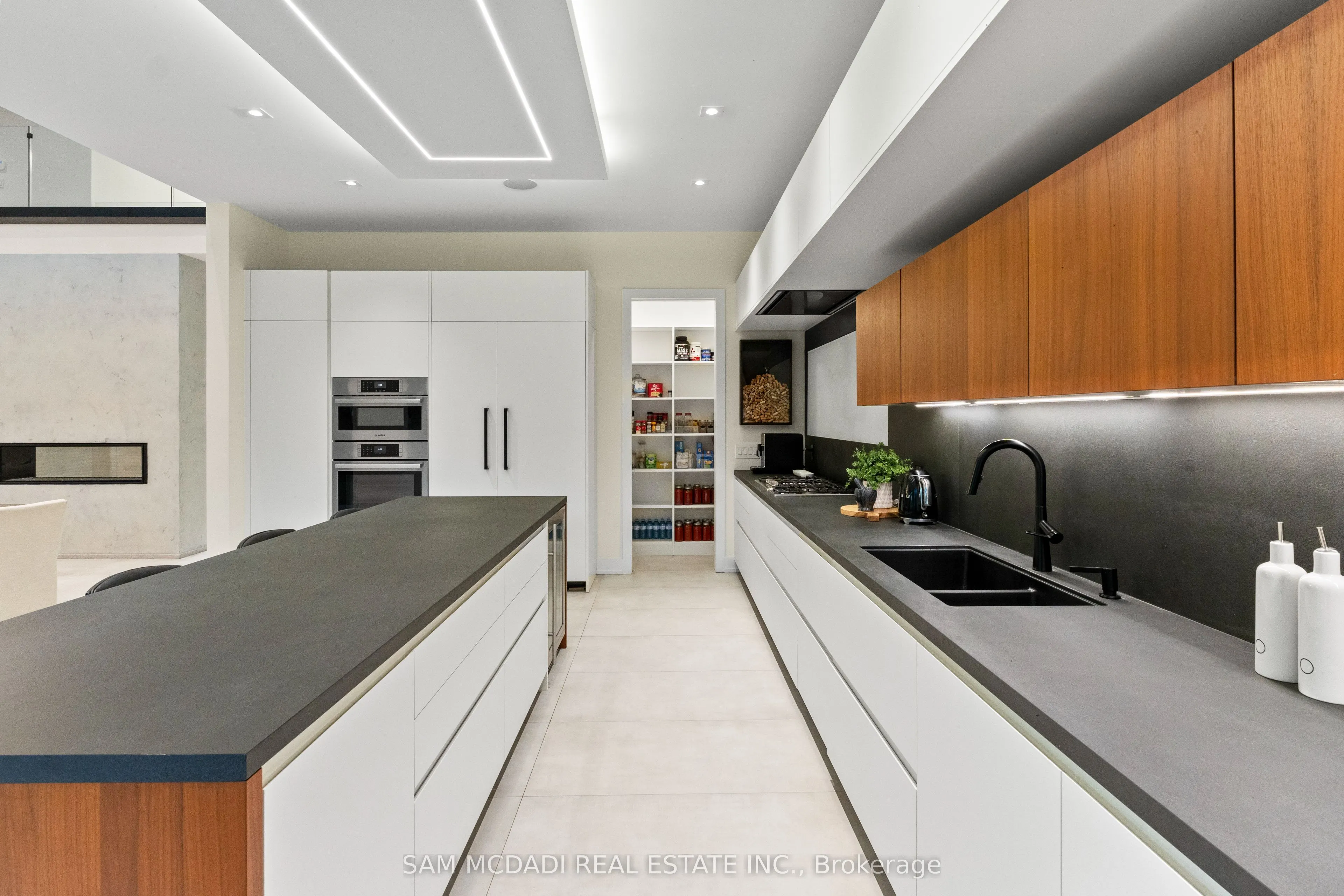 2075 Shawanaga Trail