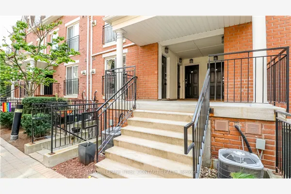 10 Laidlaw Street #719