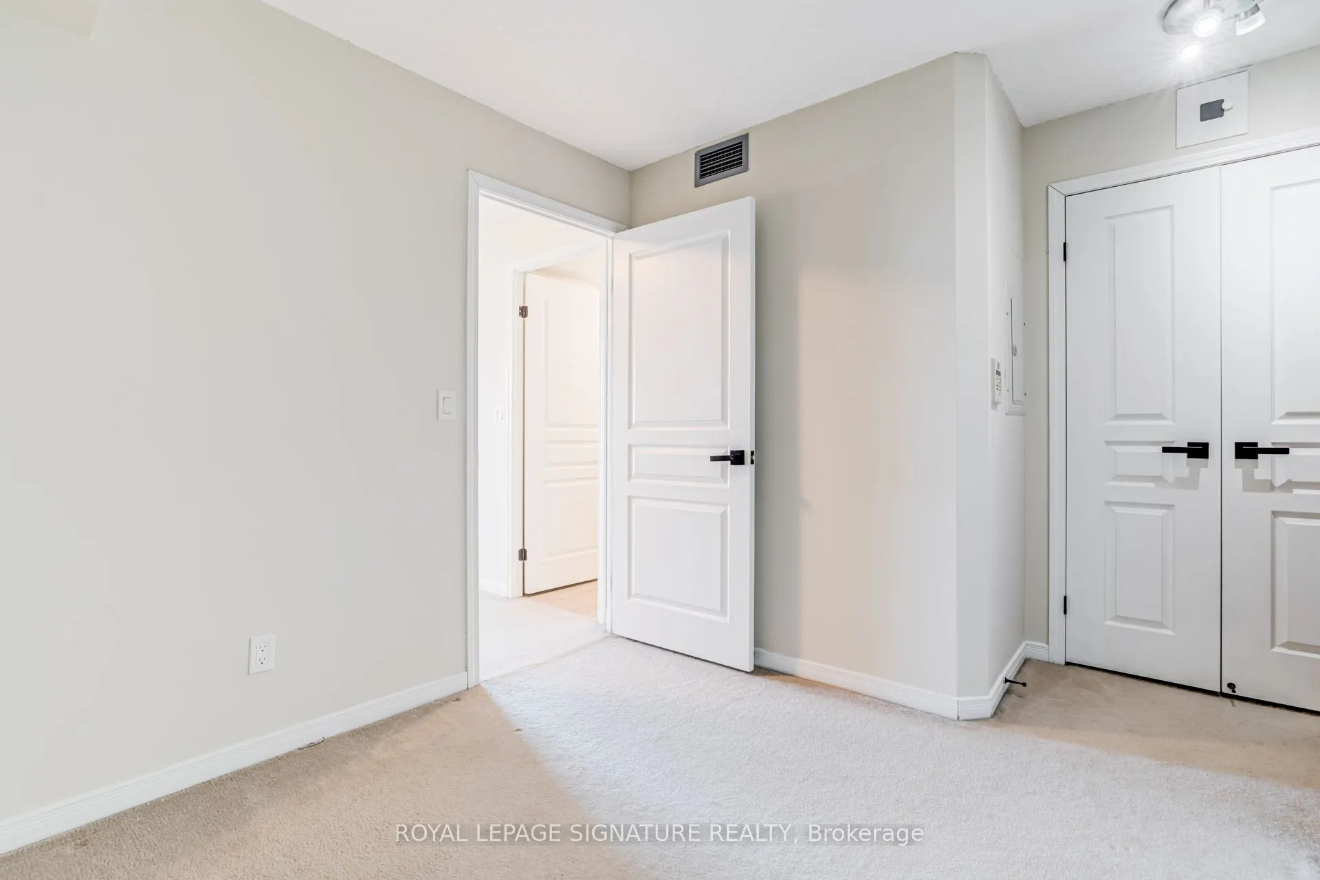2545 Erin Centre Boulevard #1703