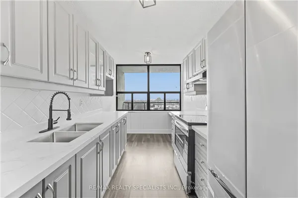 21 KNIGHTSBRIDGE Road #1507