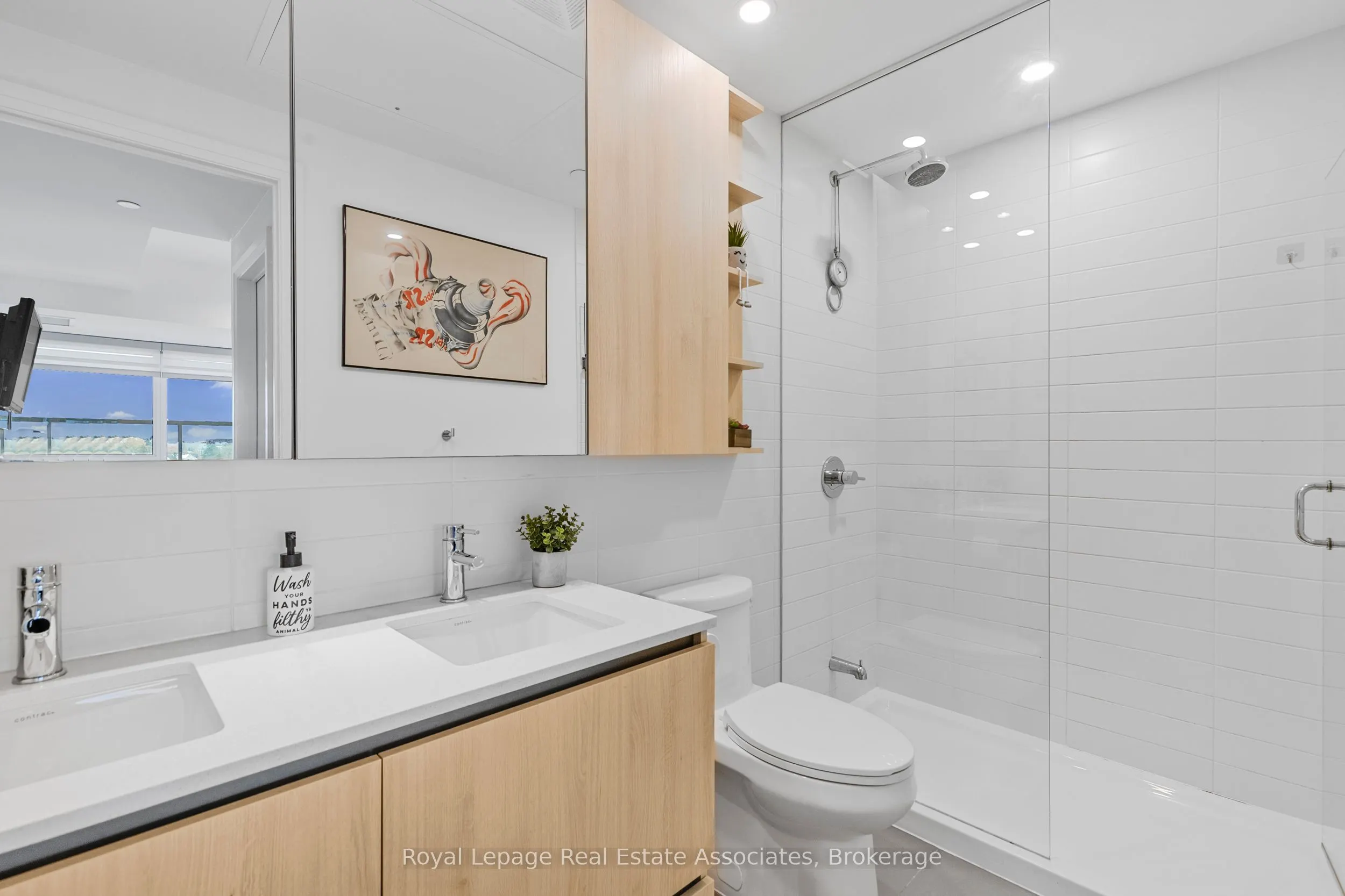 21 Park Street E #805