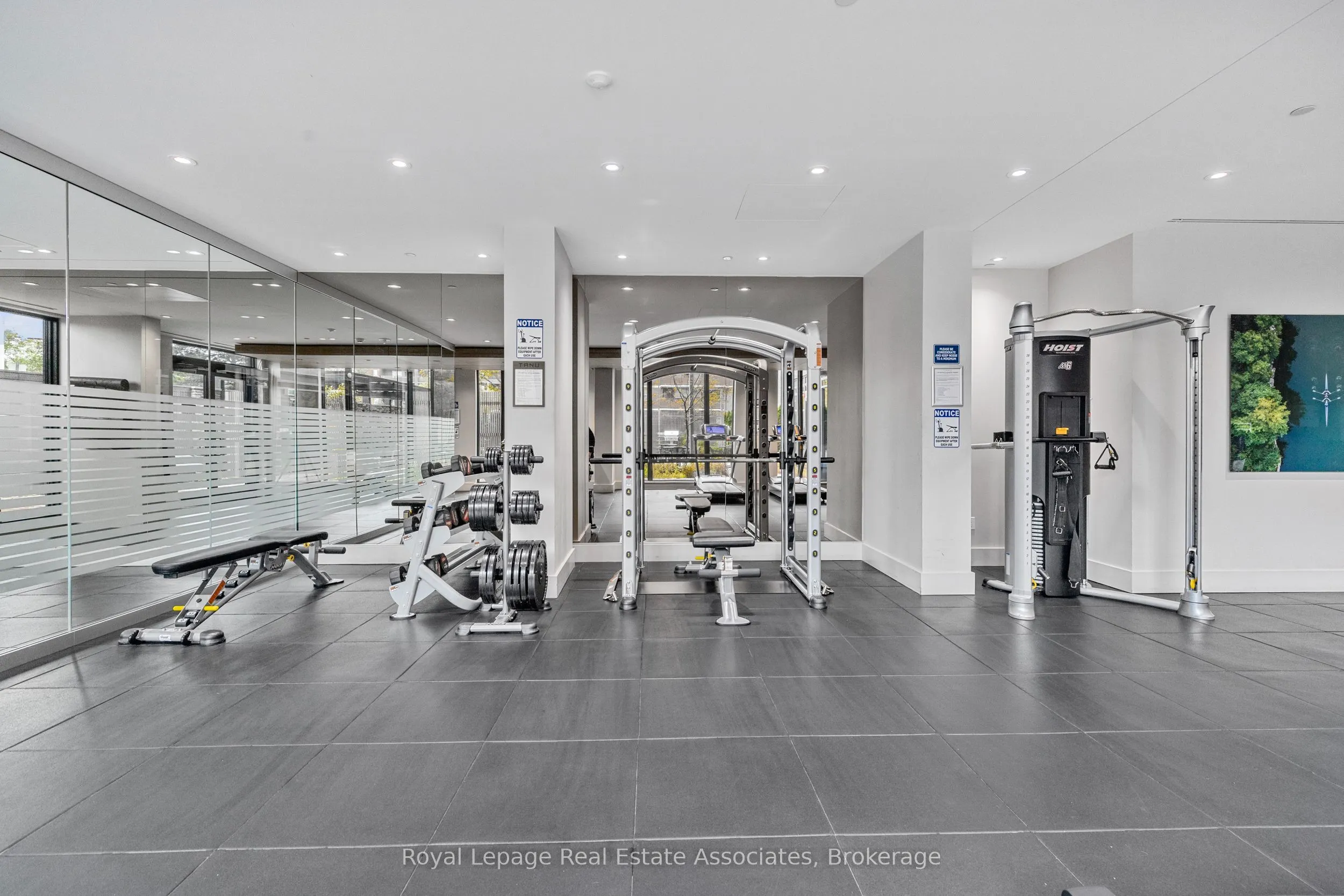 21 Park Street E #805