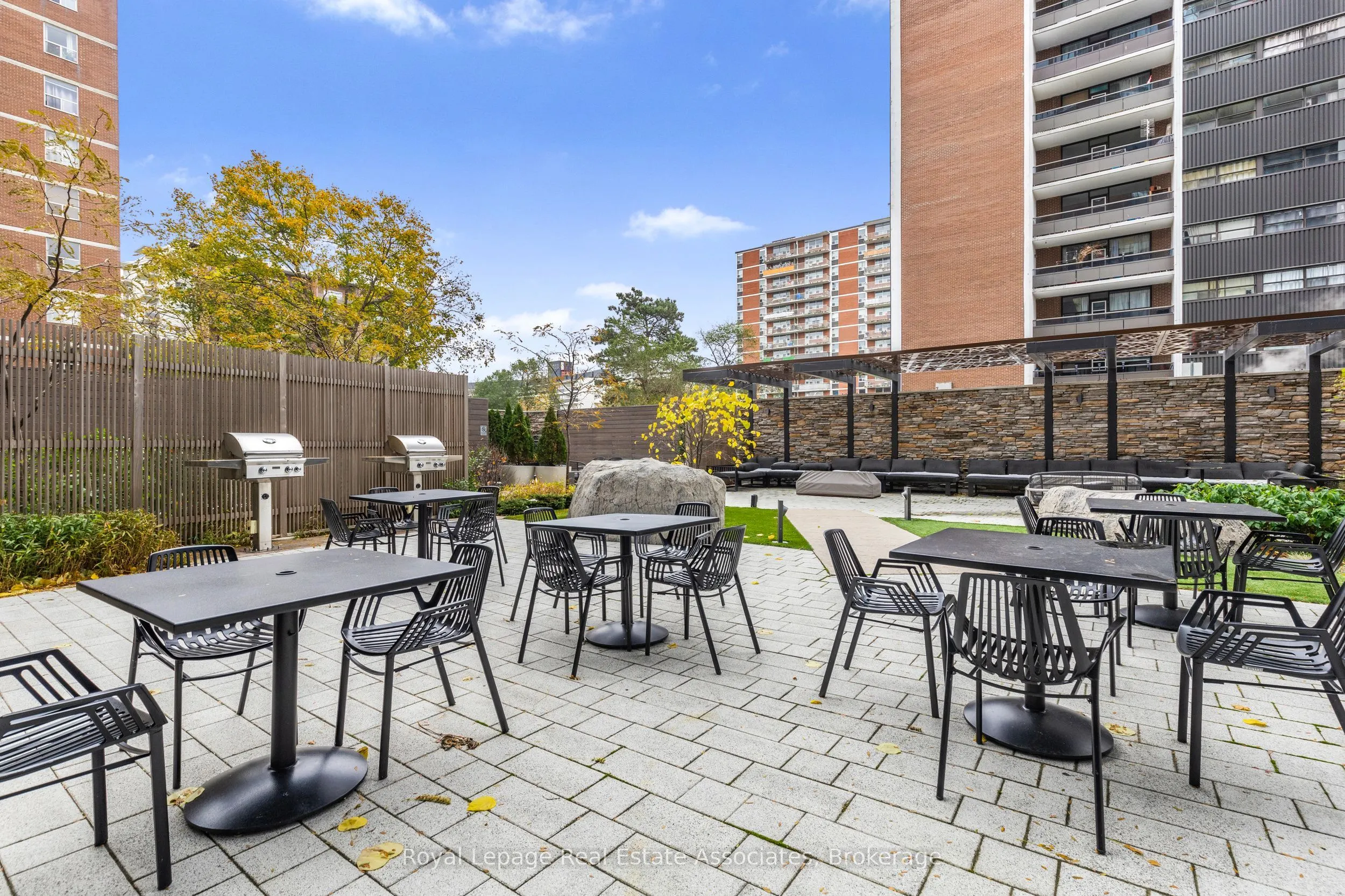 21 Park Street E #805