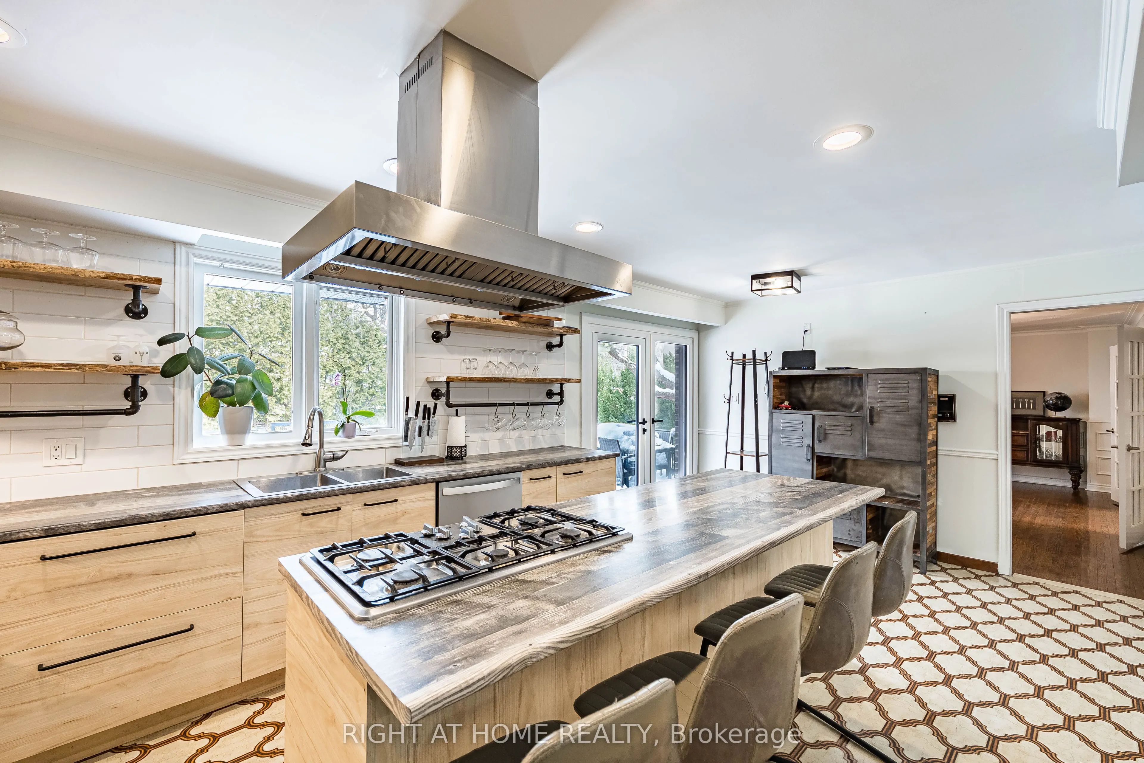 2123 Gordon Drive