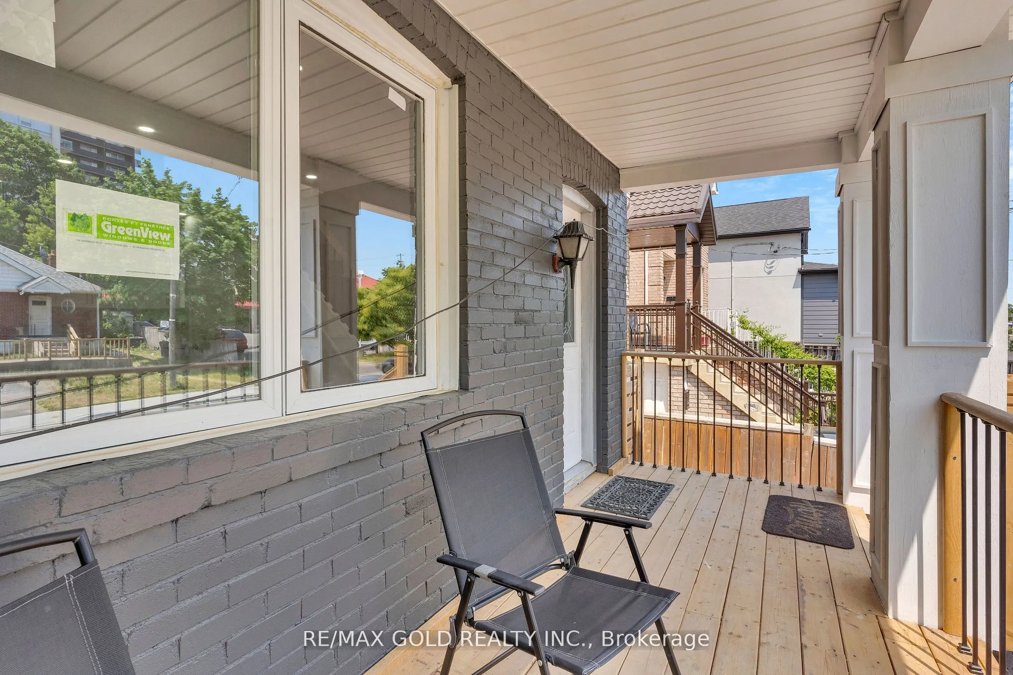 8 Fairglen Crescent