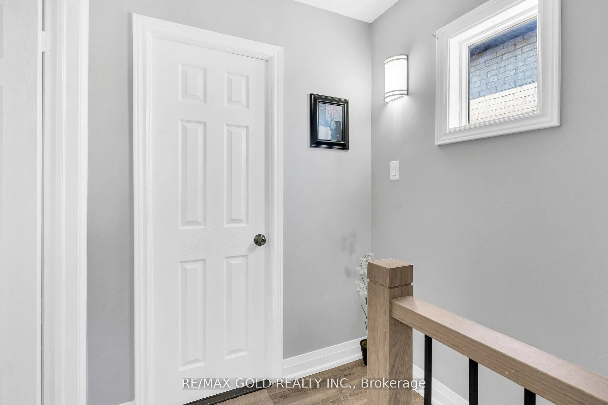 8 Fairglen Crescent
