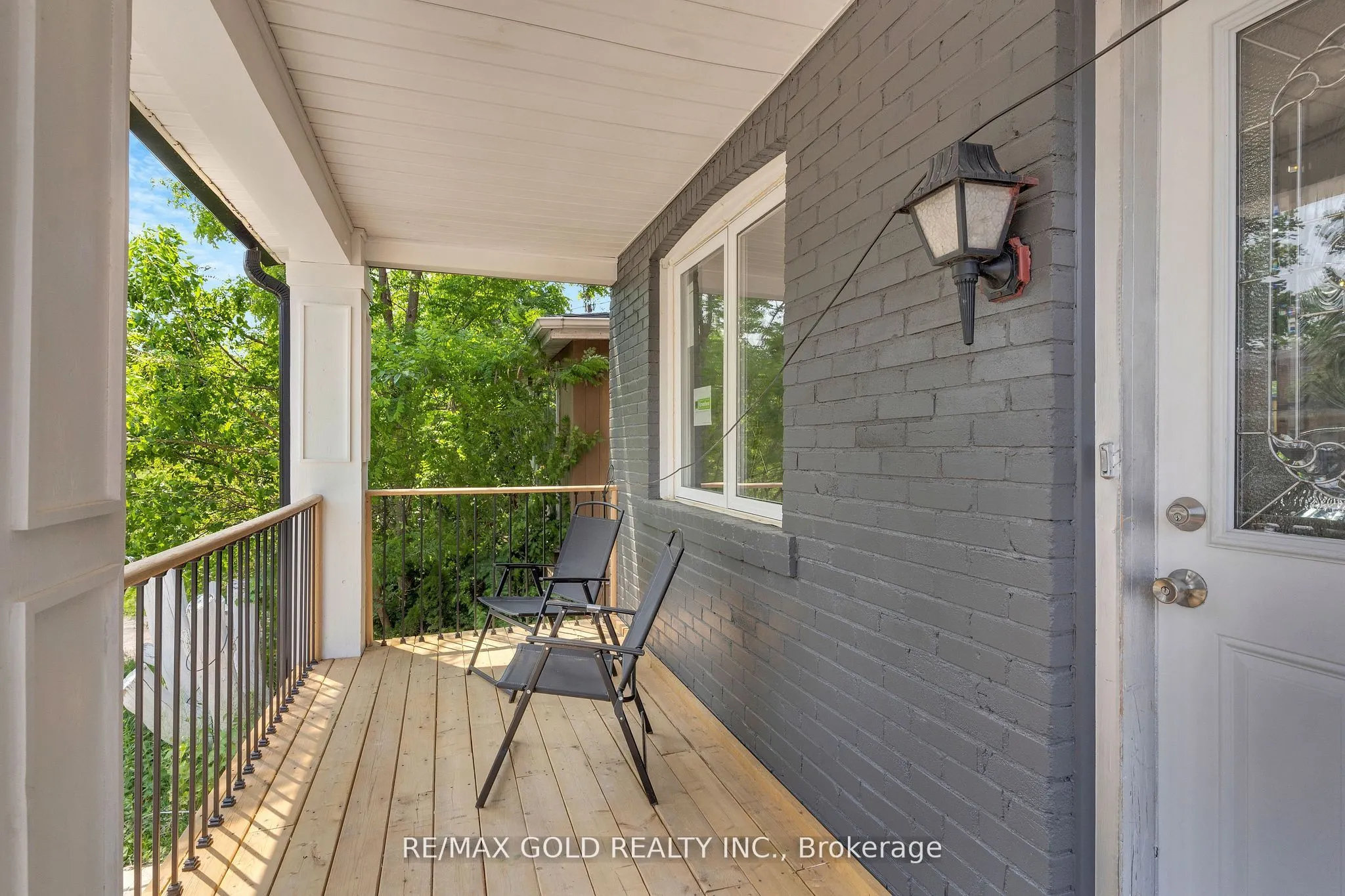 8 Fairglen Crescent