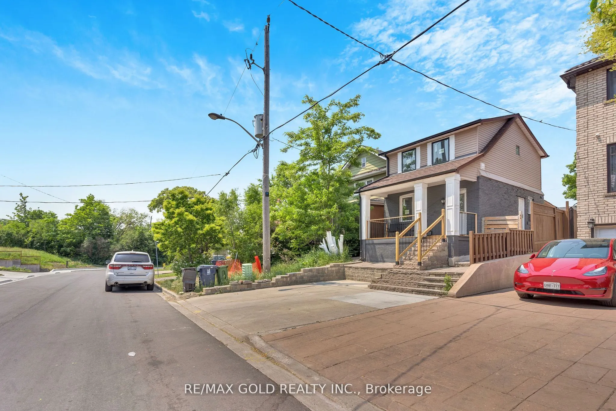 8 Fairglen Crescent