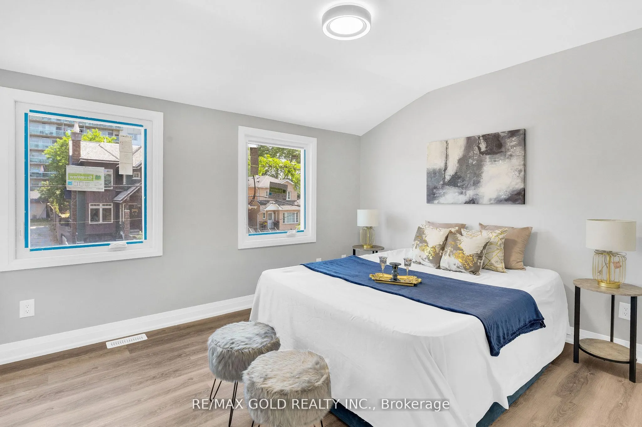 8 Fairglen Crescent