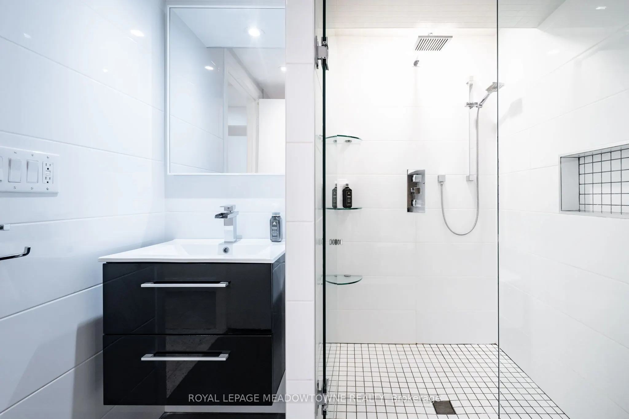 26 Emperor Drive