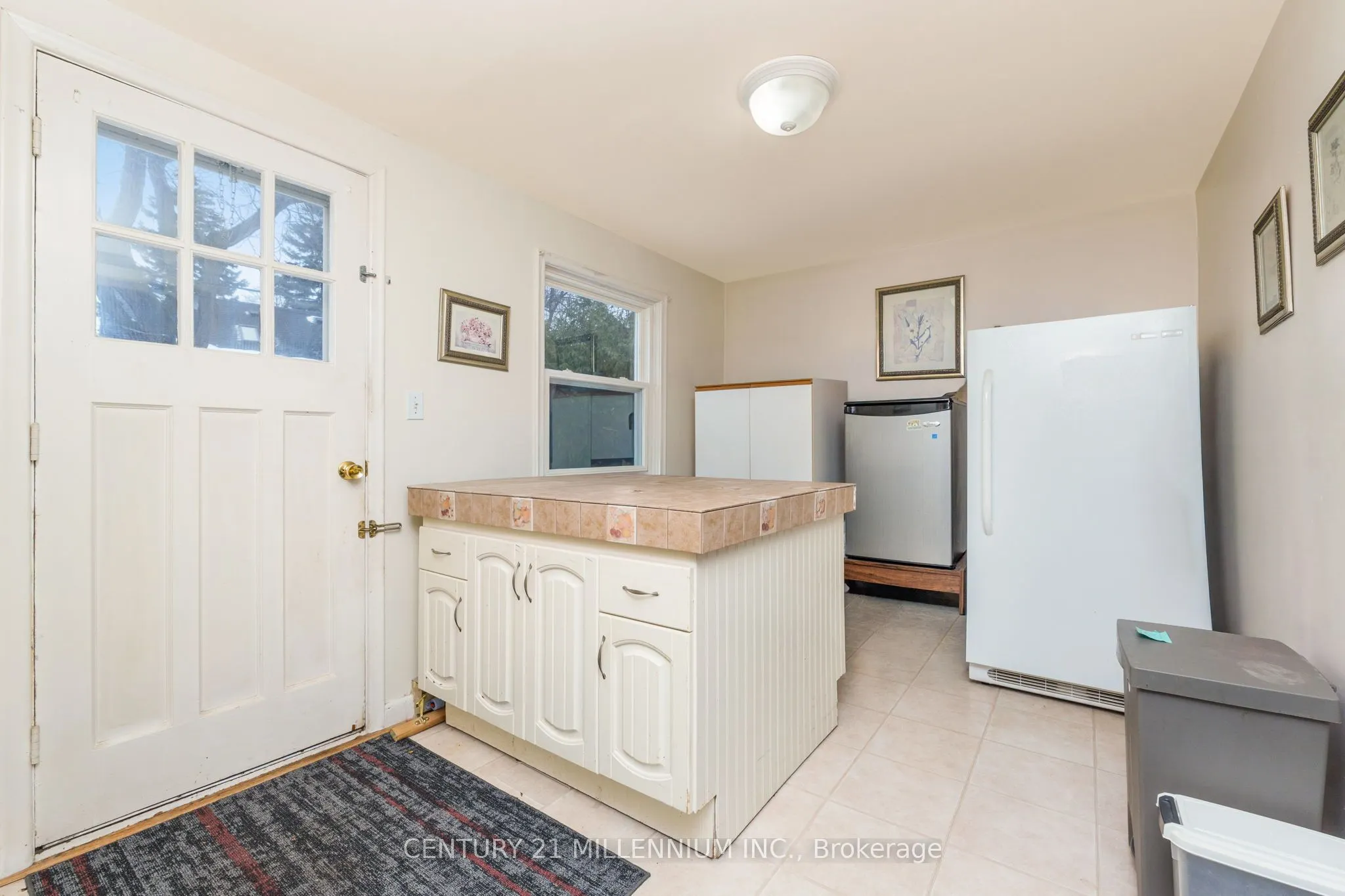 9 Crestview Avenue