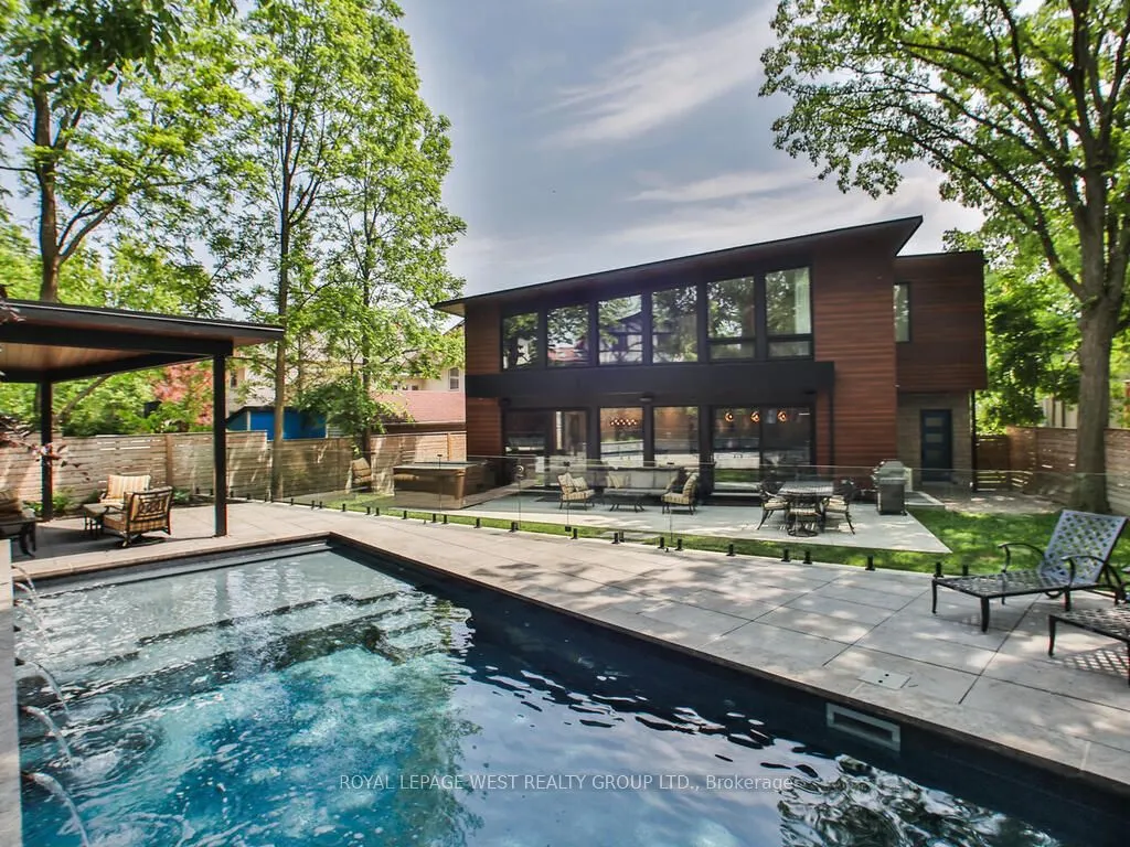 4 Old Oak Road