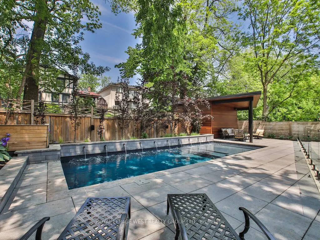 4 Old Oak Road