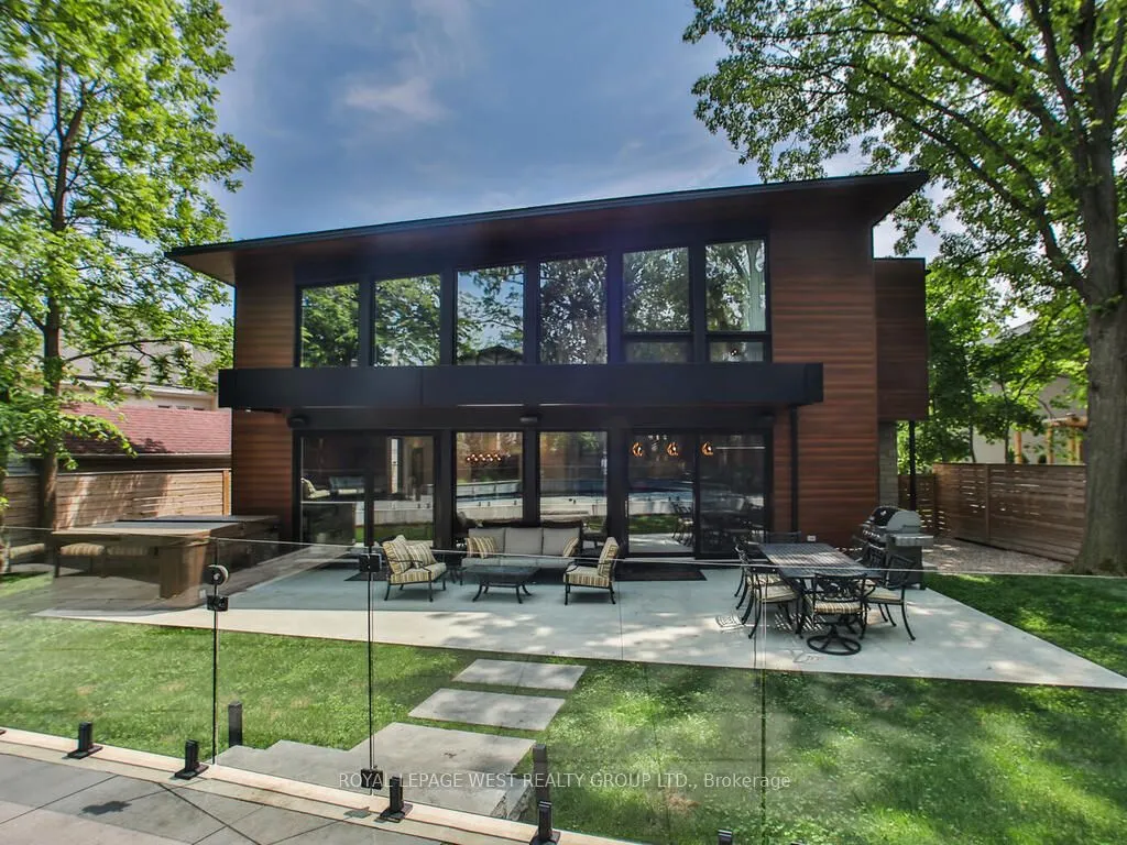 4 Old Oak Road
