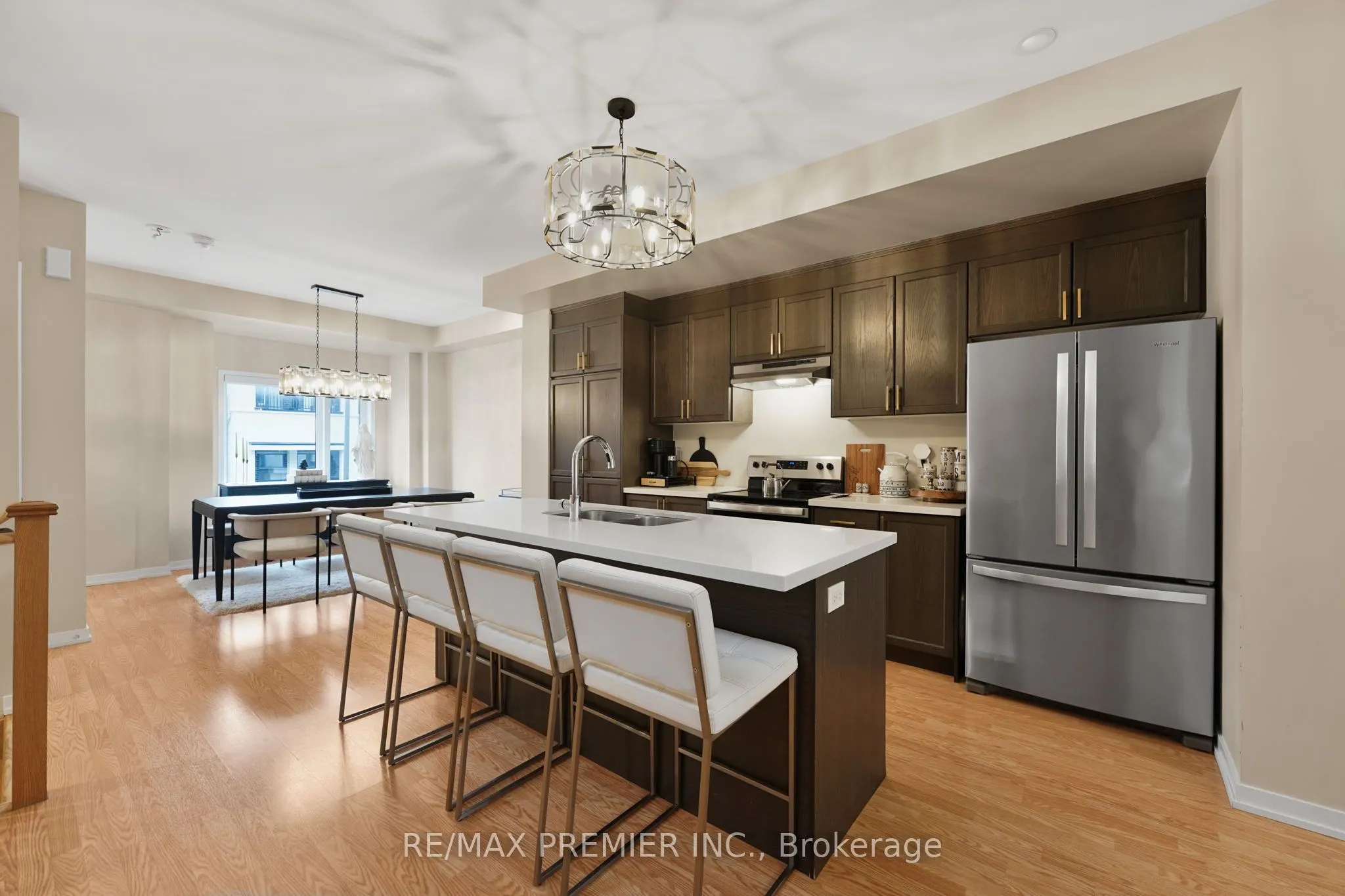 12 Heathrow Lane