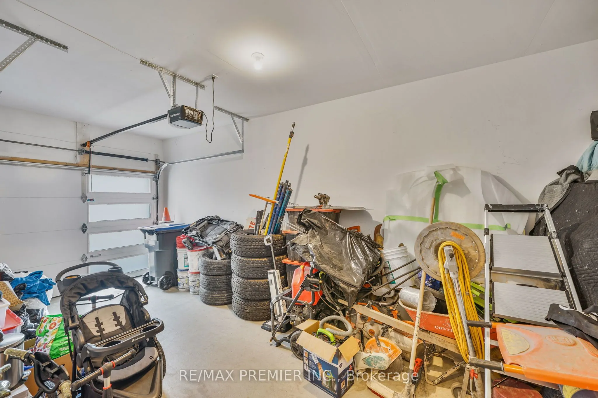 12 Heathrow Lane