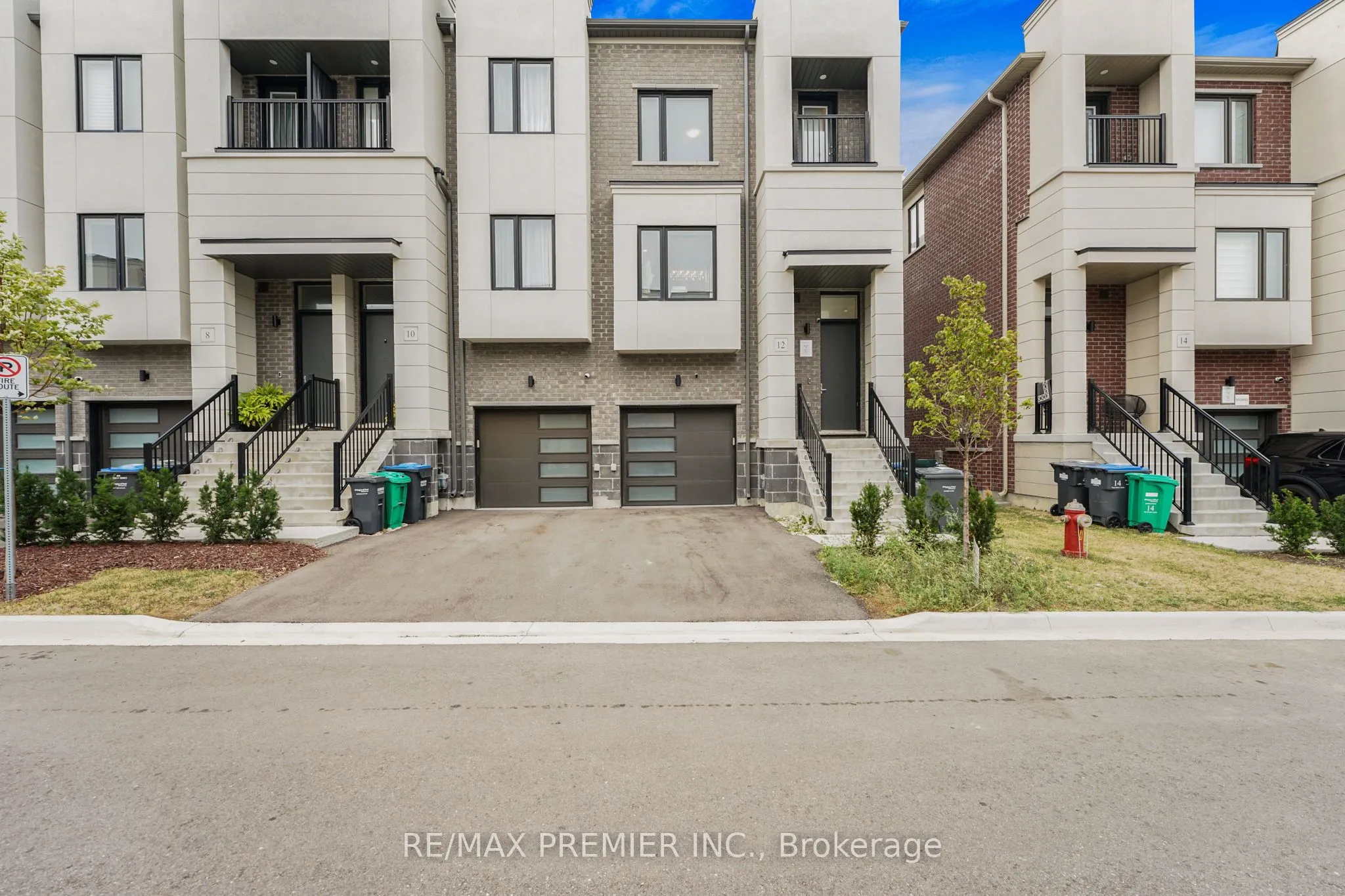 12 Heathrow Lane