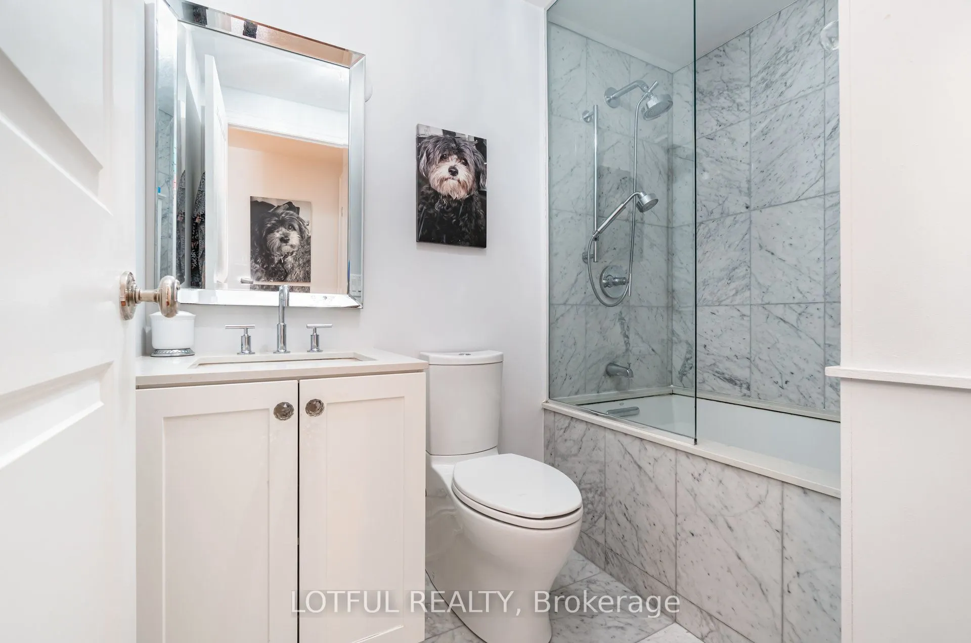 3500 Lakeshore Road W #711