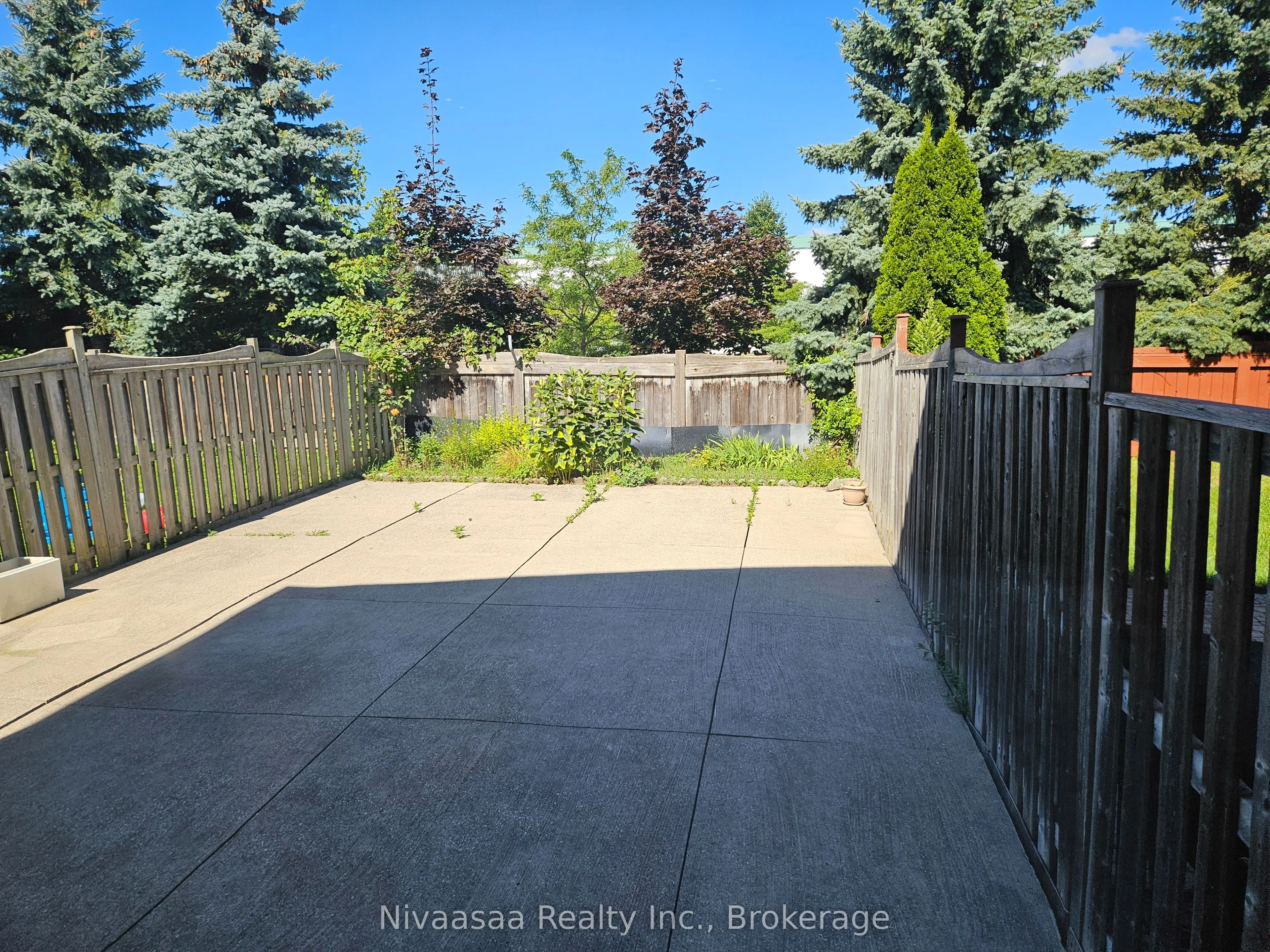 926 Ledbury Crescent