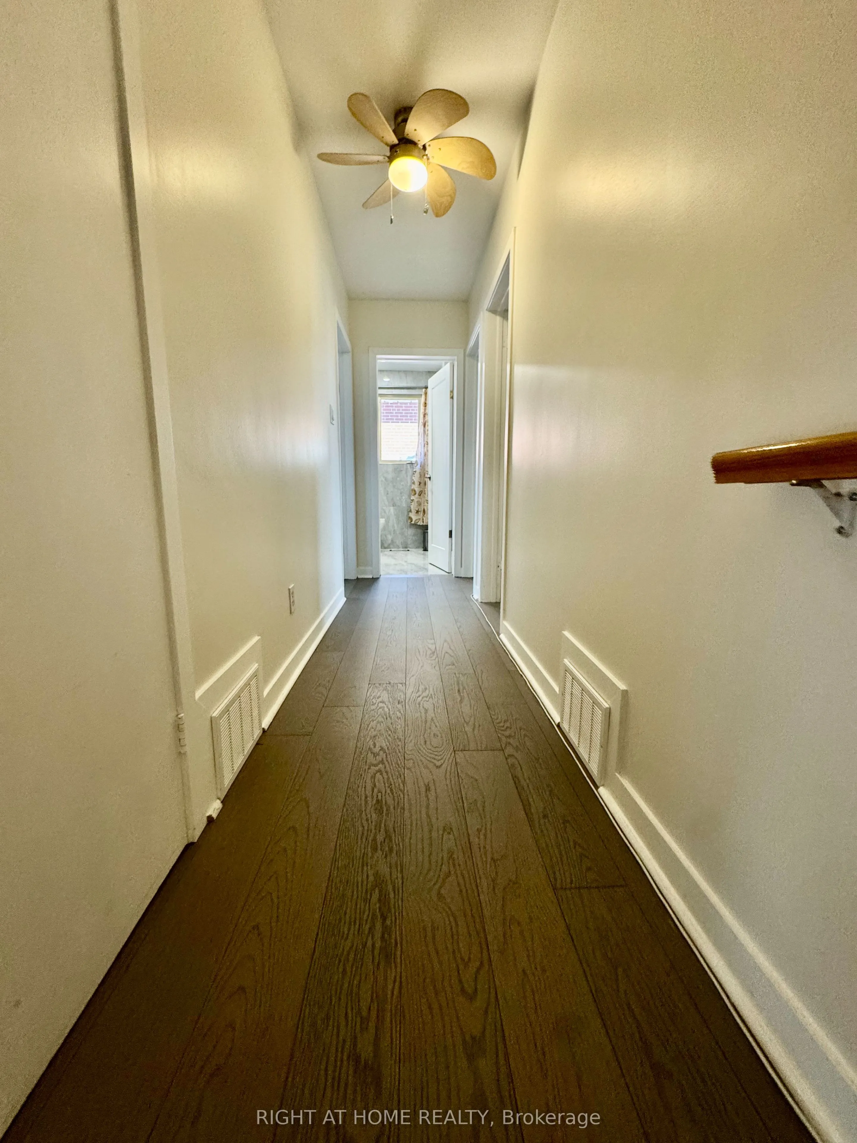 258 La Rose Avenue