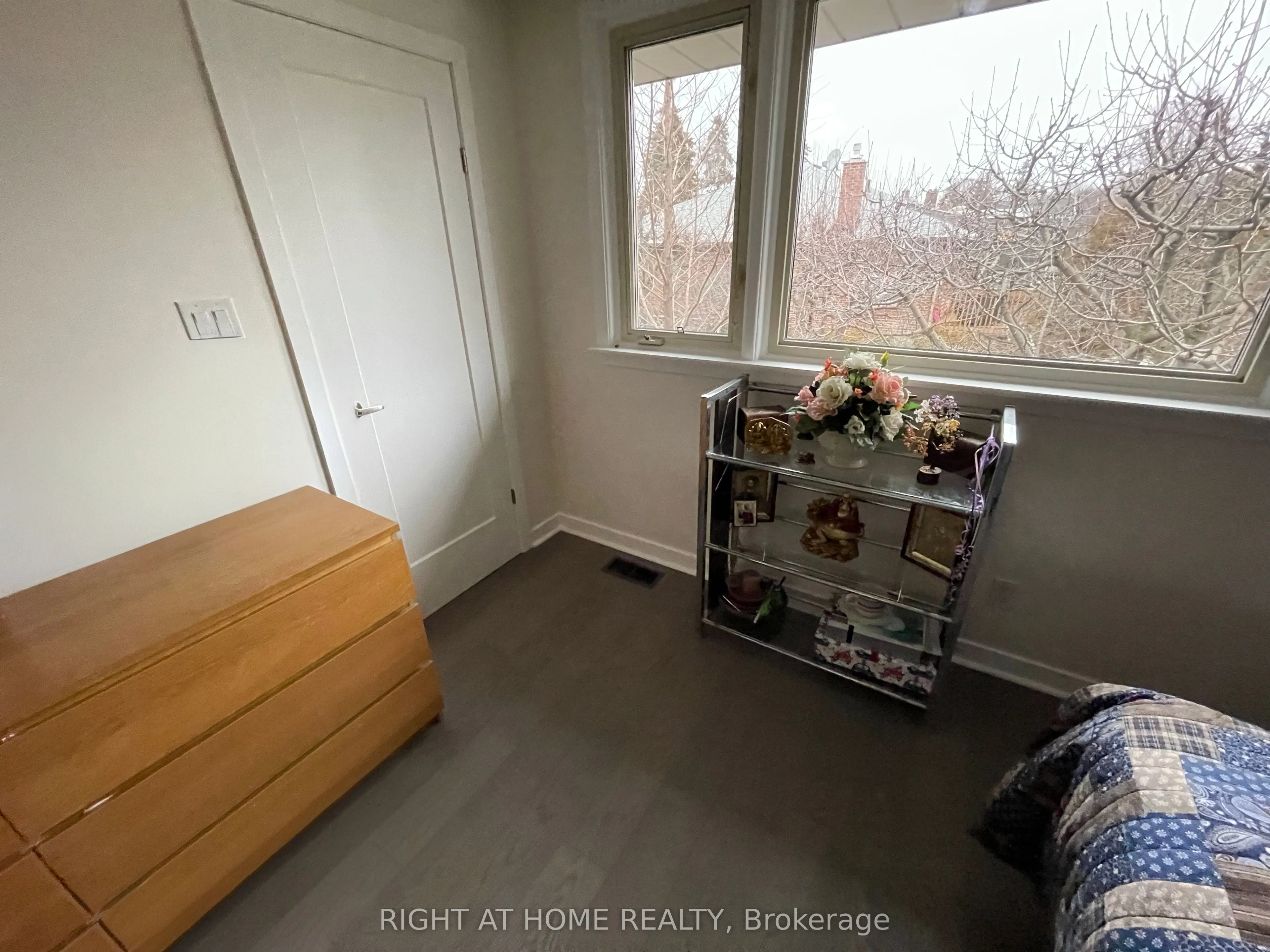 258 La Rose Avenue
