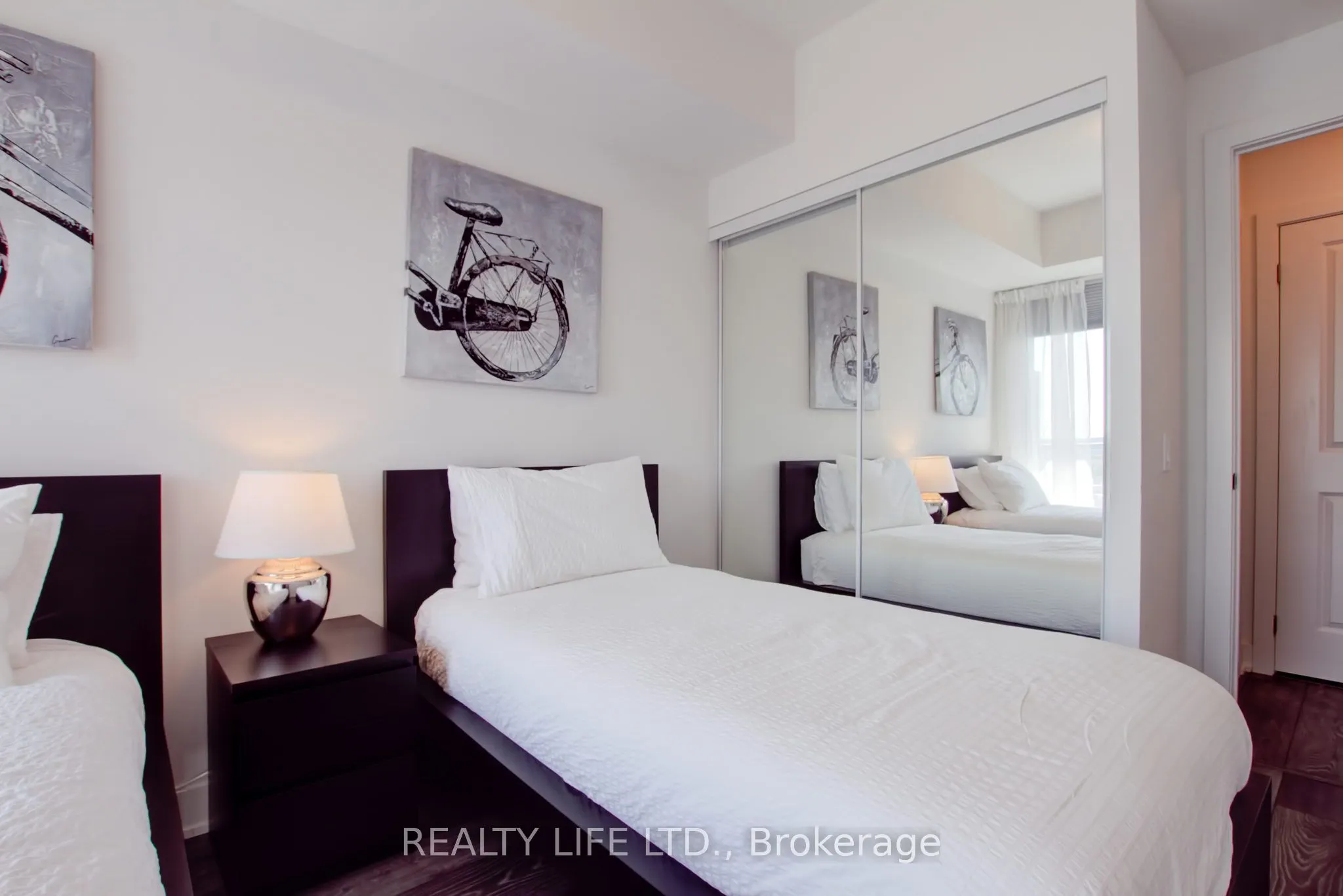 1050 Main Street E #1014