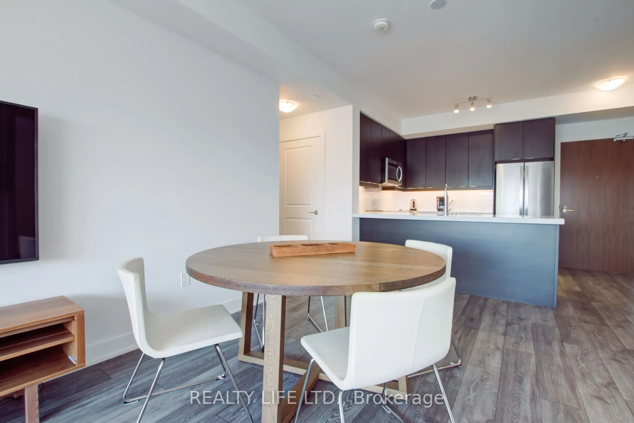 1050 Main Street E #1014