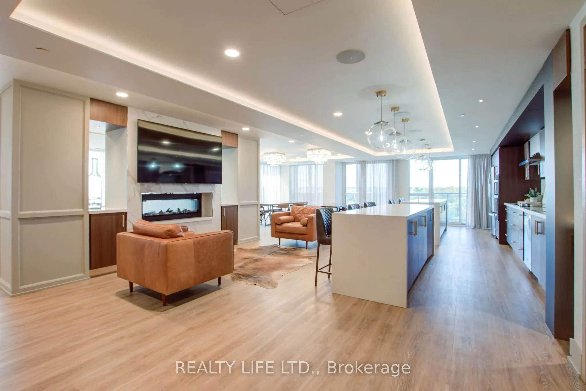 1050 Main Street E #1014