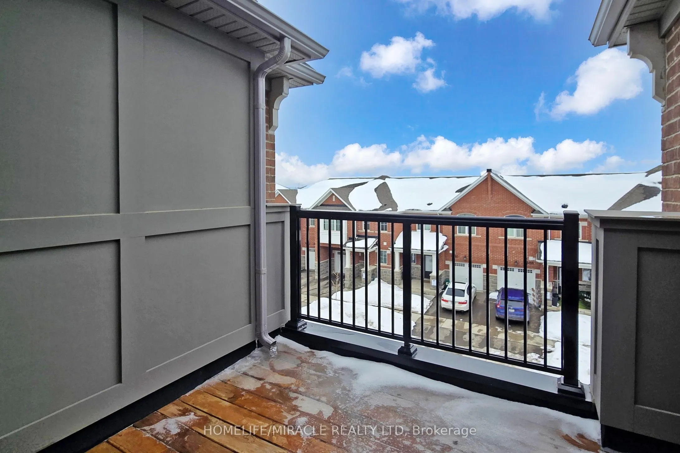 1587 Moira Crescent