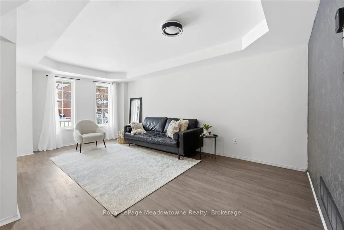 98 Roxton Road