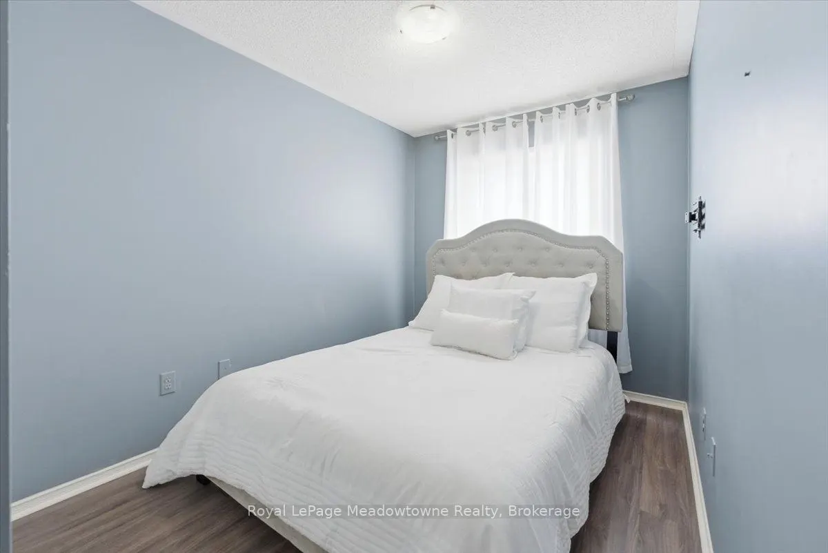 98 Roxton Road