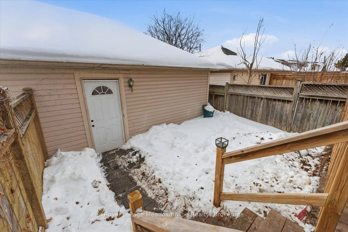 98 Roxton Road